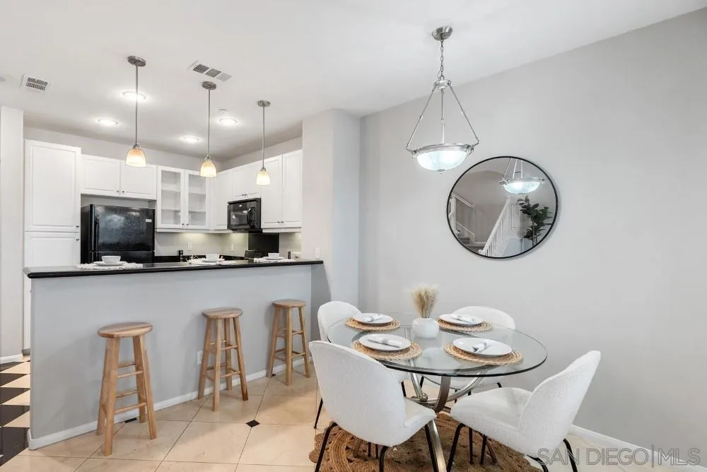 https://cdn.realtyfeed.com/cdn/127/250031401/c87498b27016492b27bbe28254d85f55.webp