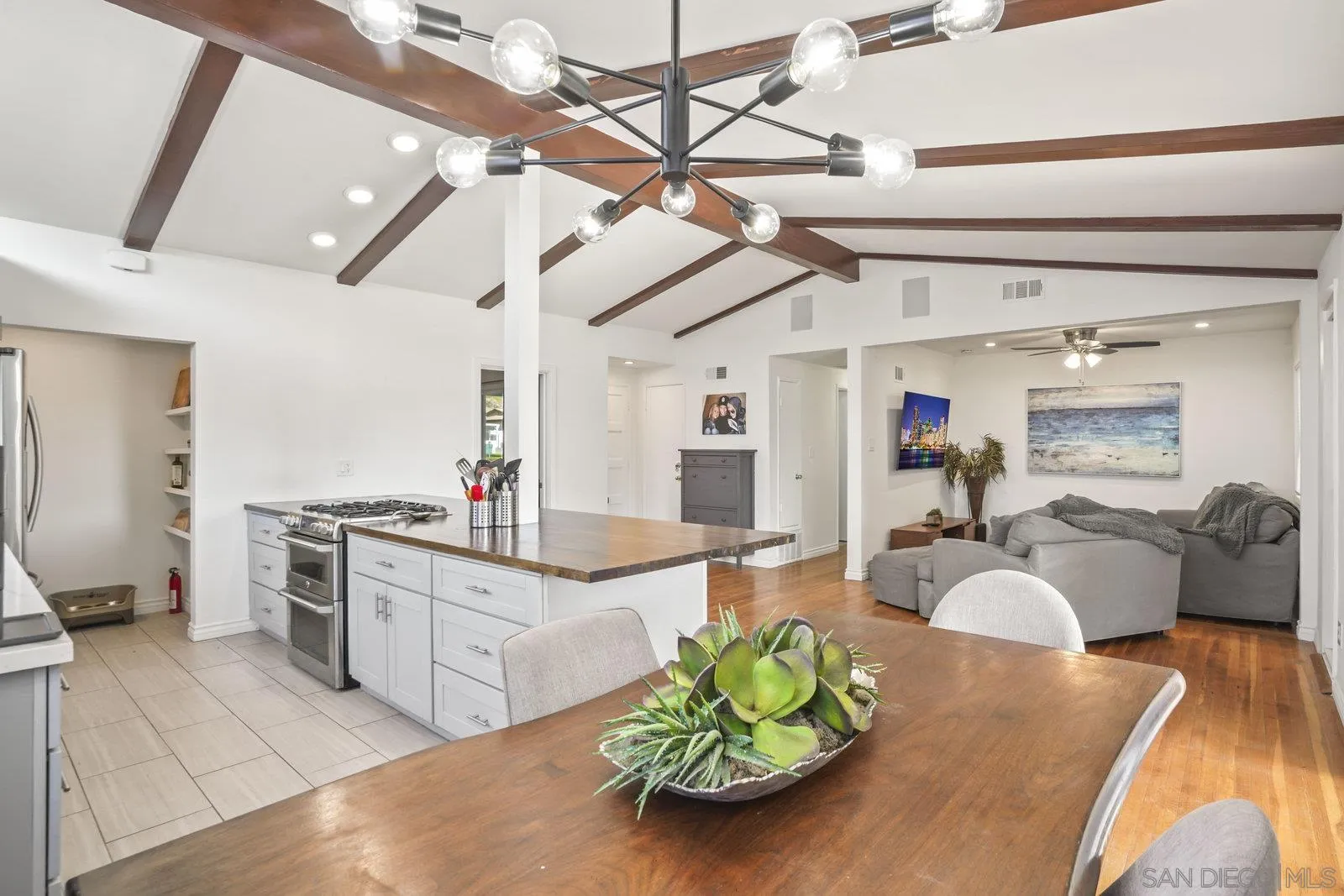 https://cdn.realtyfeed.com/cdn/127/250031405/3f16d86c018fac893fc31e4ce03cf52e.webp