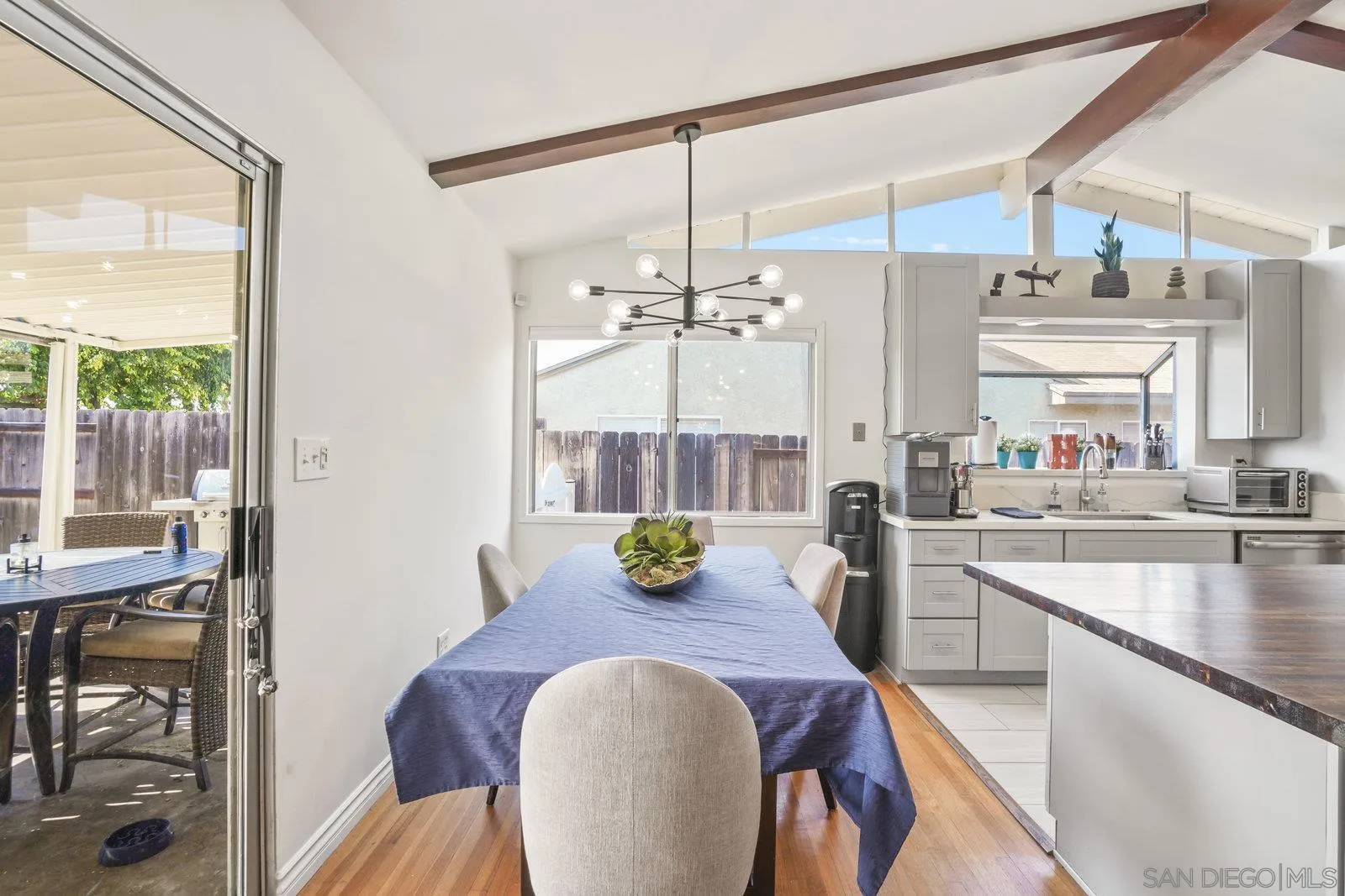 https://cdn.realtyfeed.com/cdn/127/250031405/6e0fa97f7d2bb45f00d099fd713d8749.webp