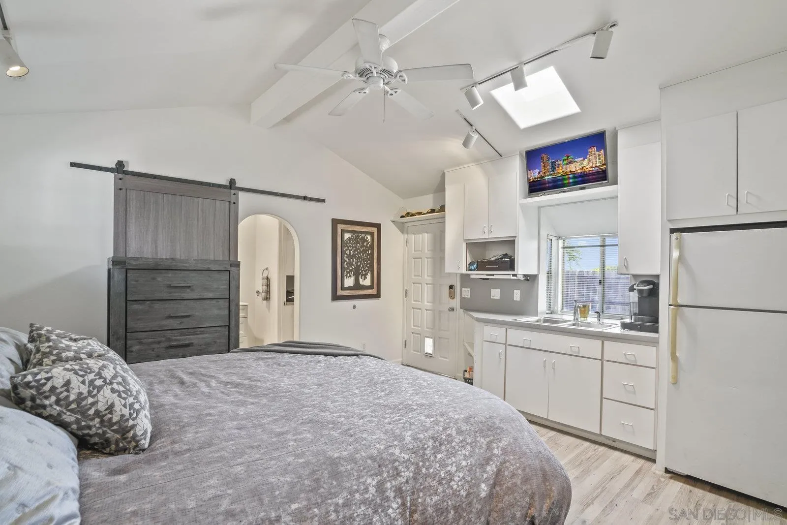 https://cdn.realtyfeed.com/cdn/127/250031405/781470270ba8d15f3e06b45b712532c8.webp