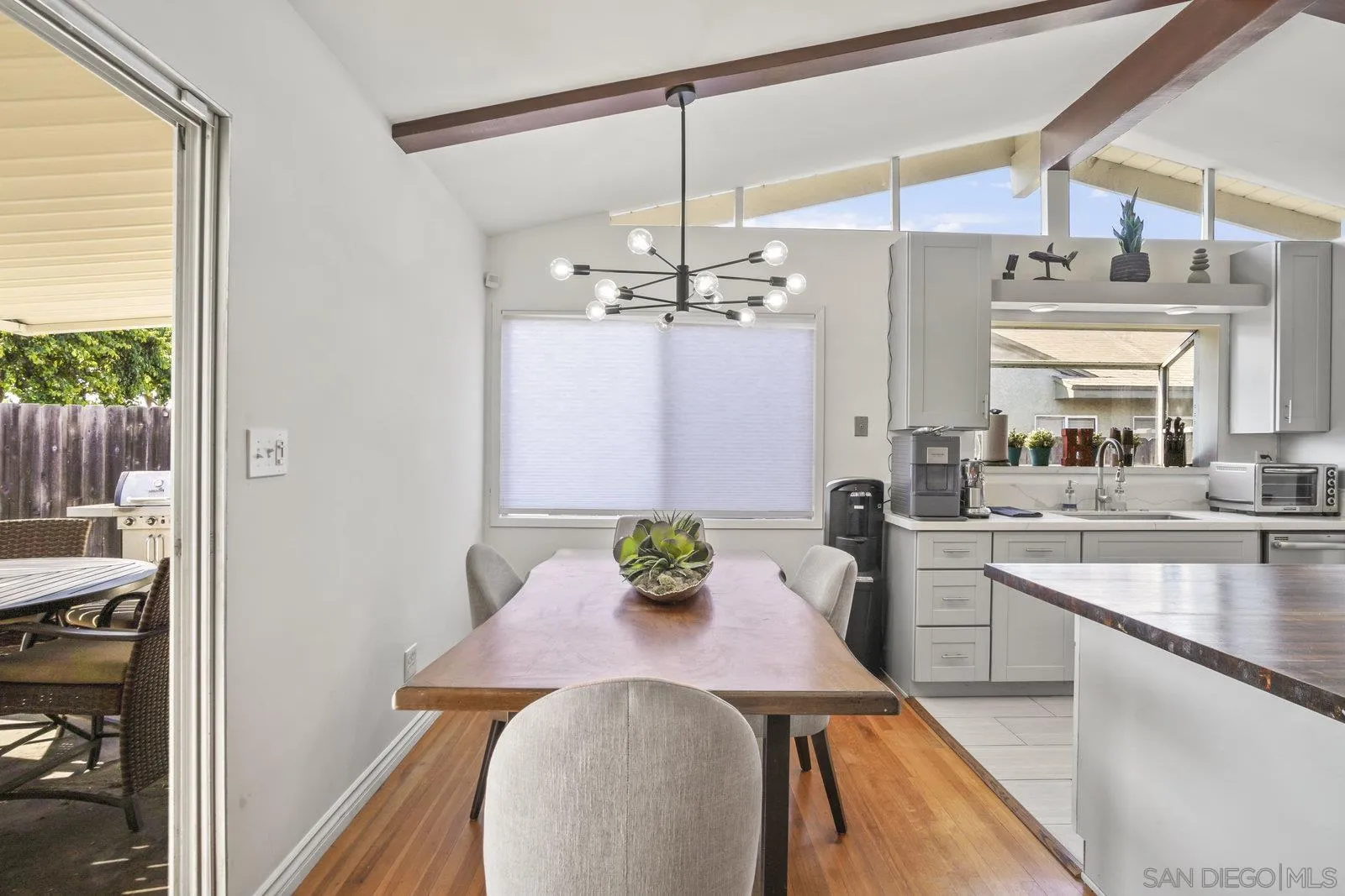 https://cdn.realtyfeed.com/cdn/127/250031405/b0d0512daa0c8e47a8d4ce87207bd9dc.webp