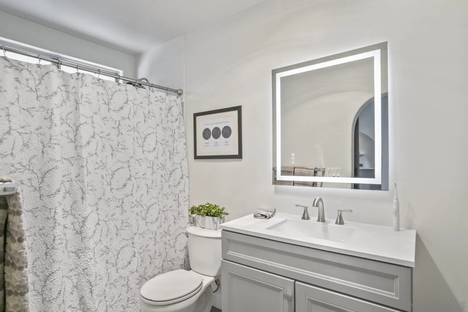 https://cdn.realtyfeed.com/cdn/127/250031405/e7de1ce22407cacb9ff71a9ca87af0bd.webp