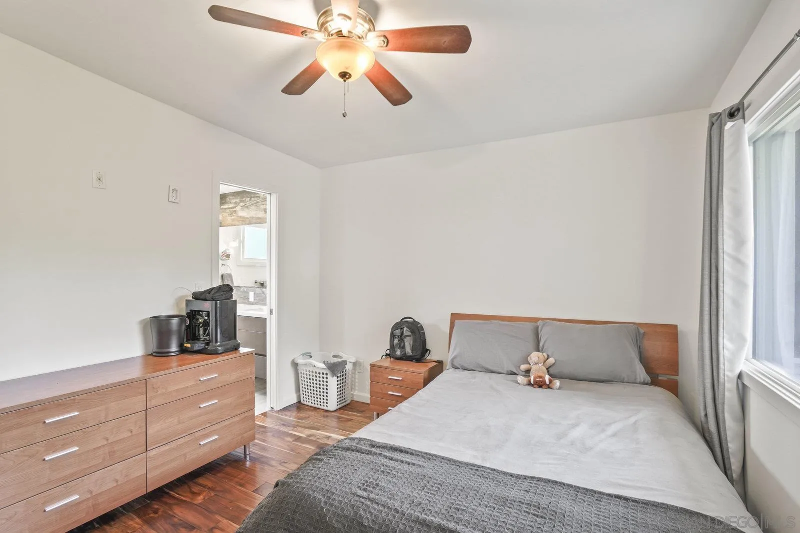 https://cdn.realtyfeed.com/cdn/127/250031405/f9e7ecb24098bb2045a84e575e419fad.webp