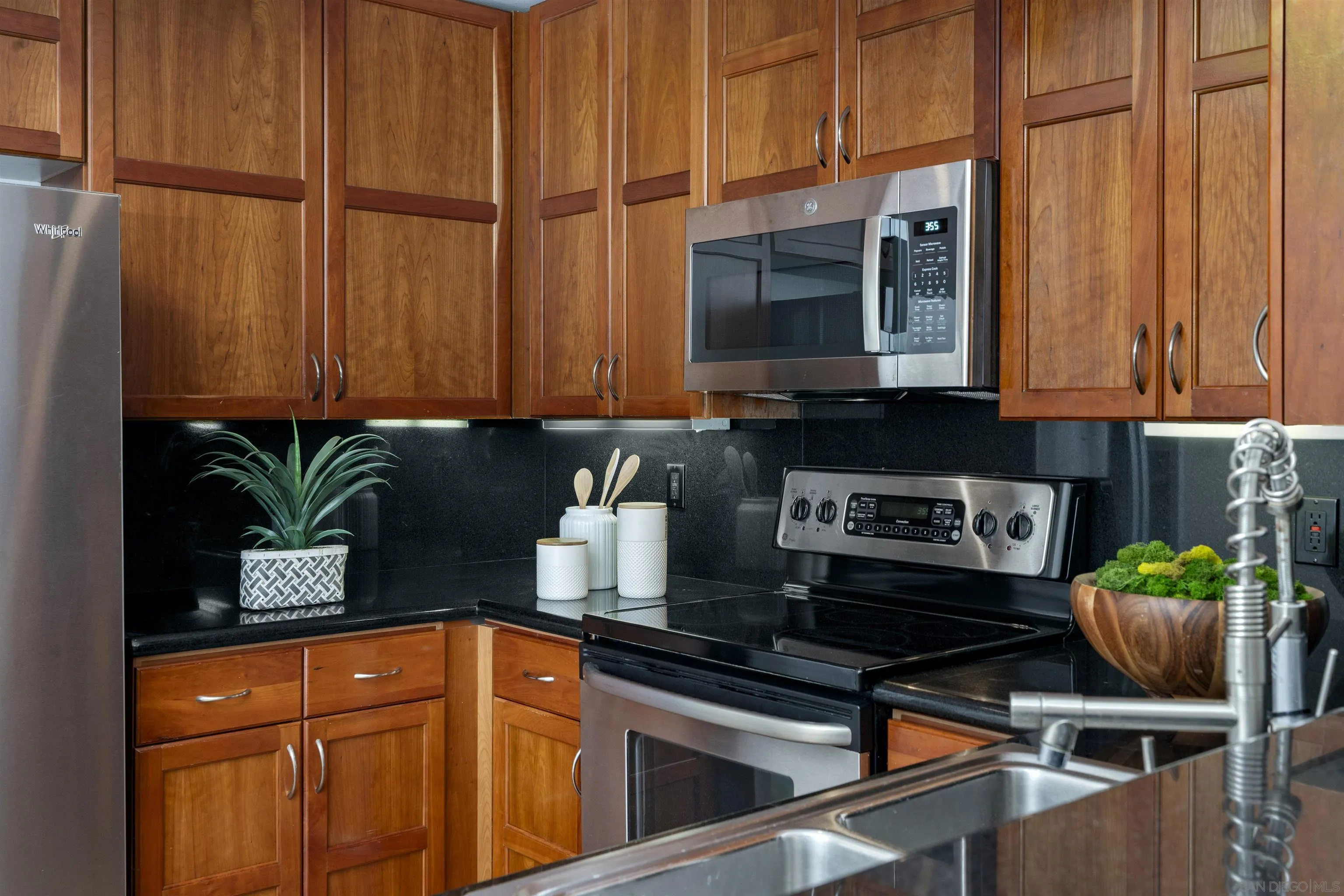 Photo #12: 250031440 Listing: Photo #12