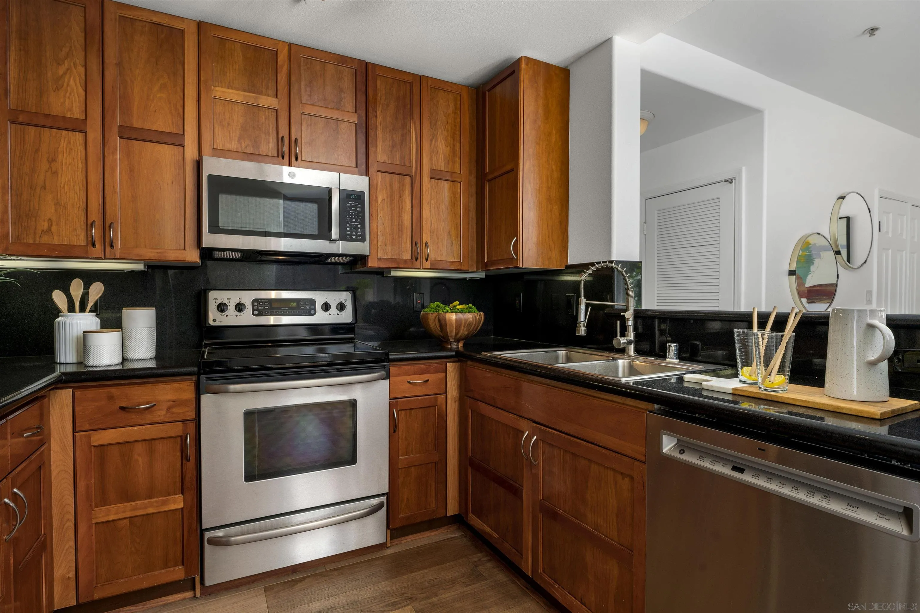 Photo #11: 250031440 Listing: Photo #11