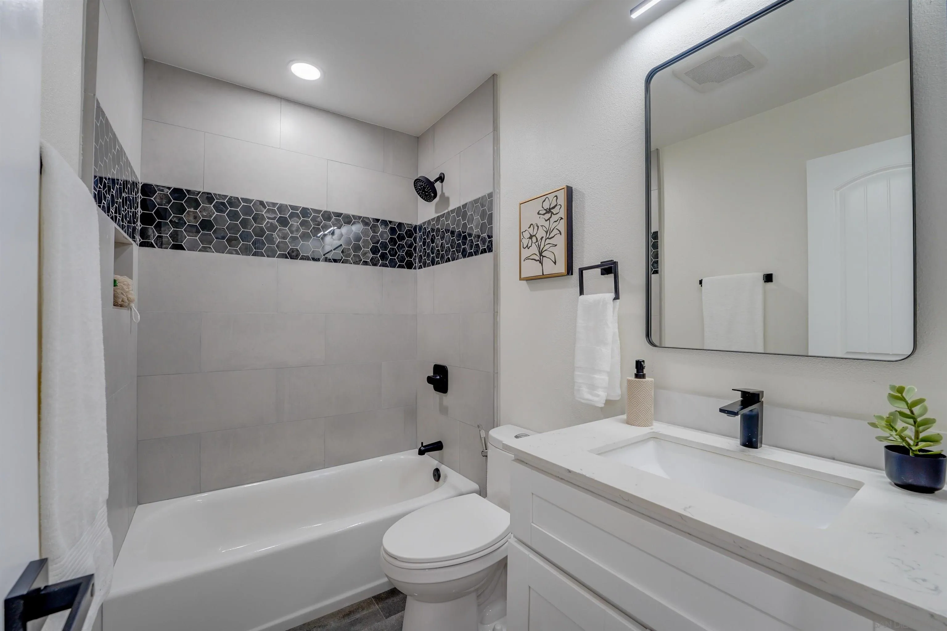 Photo #10: 250031446 Listing: Photo #10