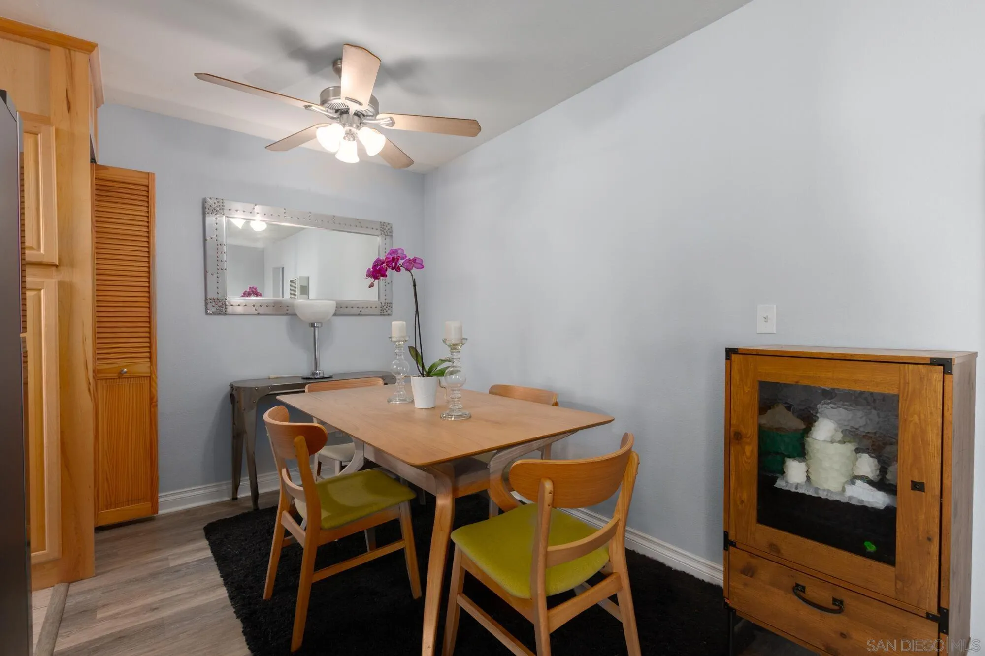 https://cdn.realtyfeed.com/cdn/127/250031463/5cf54e5d0330160bdeab75ccf78ffb46.webp