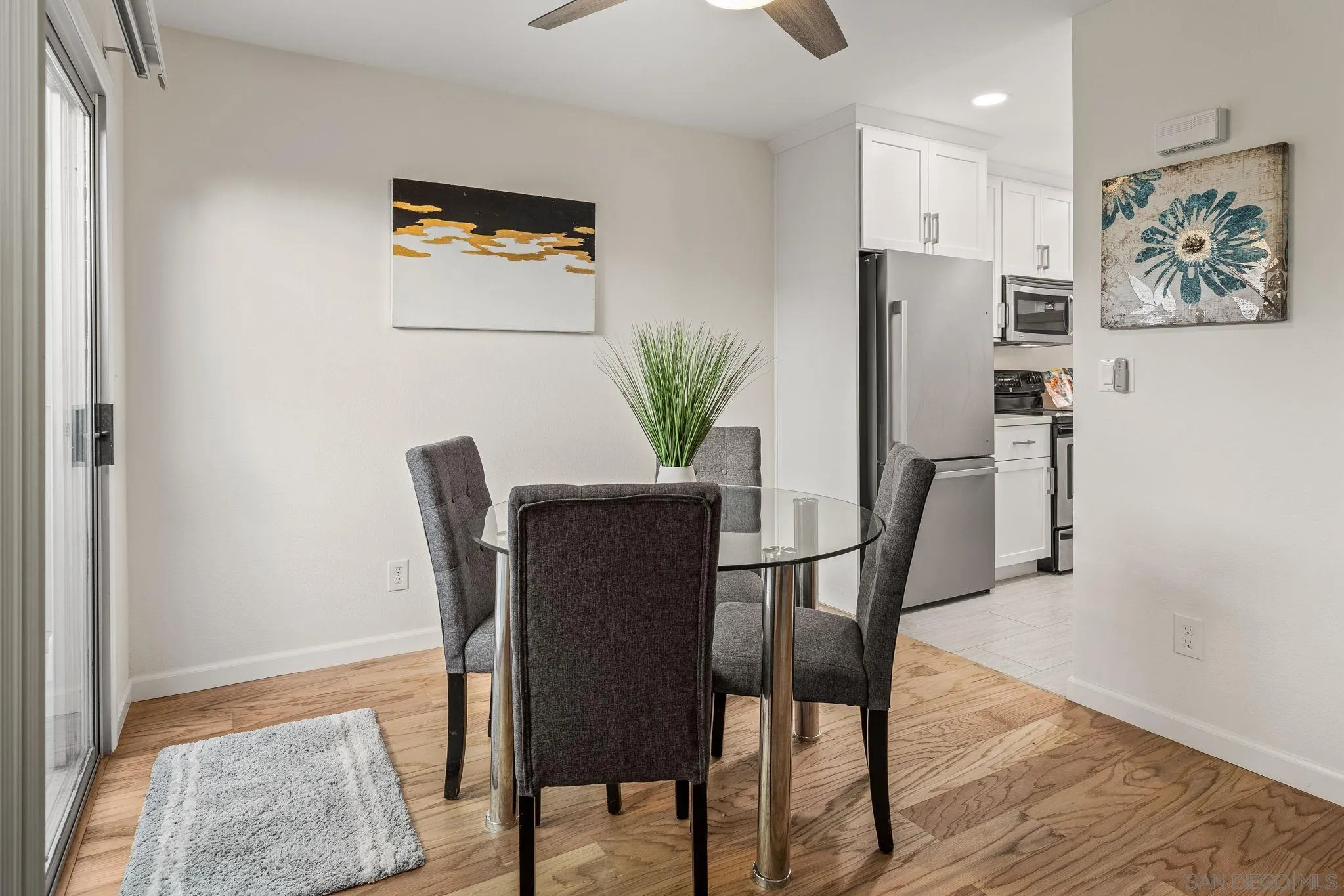 Photo #3: 250031468 Listing 