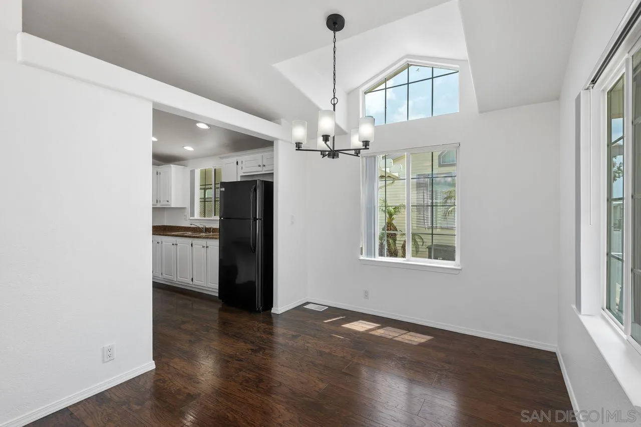 https://cdn.realtyfeed.com/cdn/127/250031473/121a4c290d78a338db35a3d959369903.webp