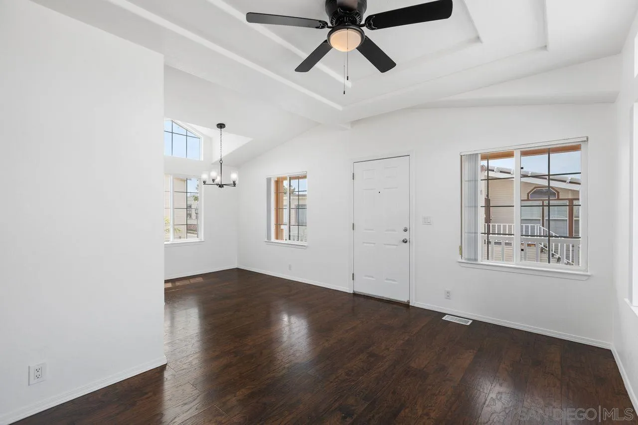https://cdn.realtyfeed.com/cdn/127/250031473/ac8914c17fc9eb0323329f590ed9278d.webp