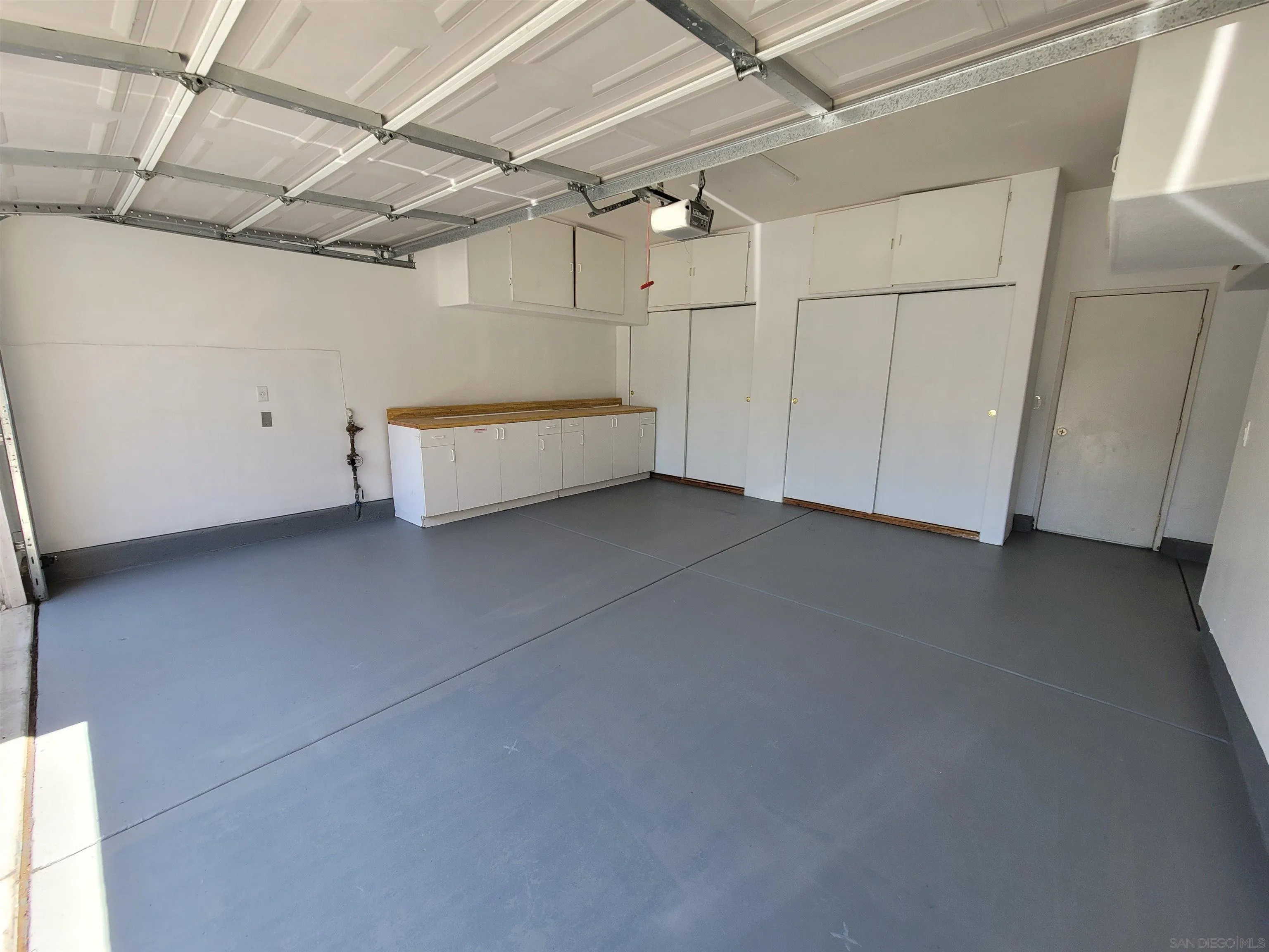 https://cdn.realtyfeed.com/cdn/127/250031478/a6c7c8a833567a3867d79010b9e73b58.webp