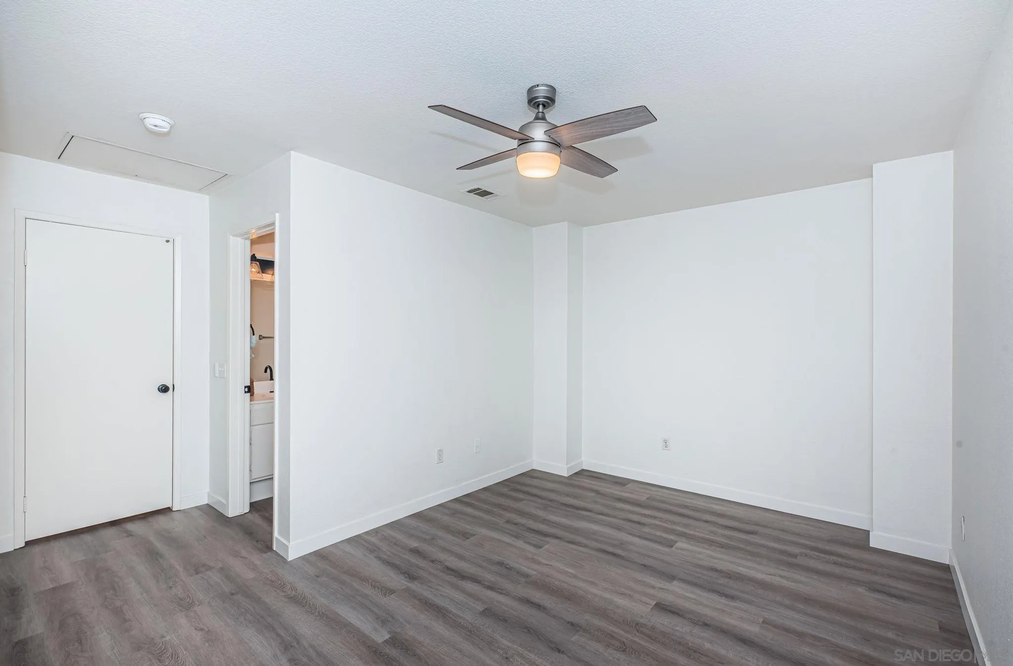 https://cdn.realtyfeed.com/cdn/127/250031487/1060034d208ed4dc489d6ede3bd131cb.webp