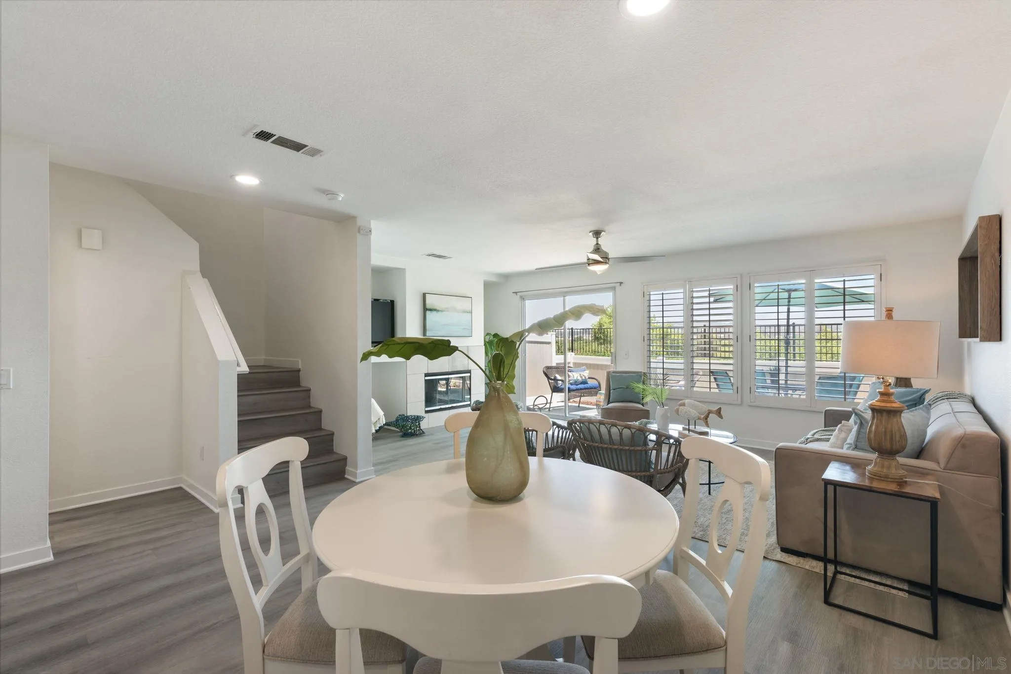 https://cdn.realtyfeed.com/cdn/127/250031487/76ab99f8834a17495aef947ec83fadf7.webp