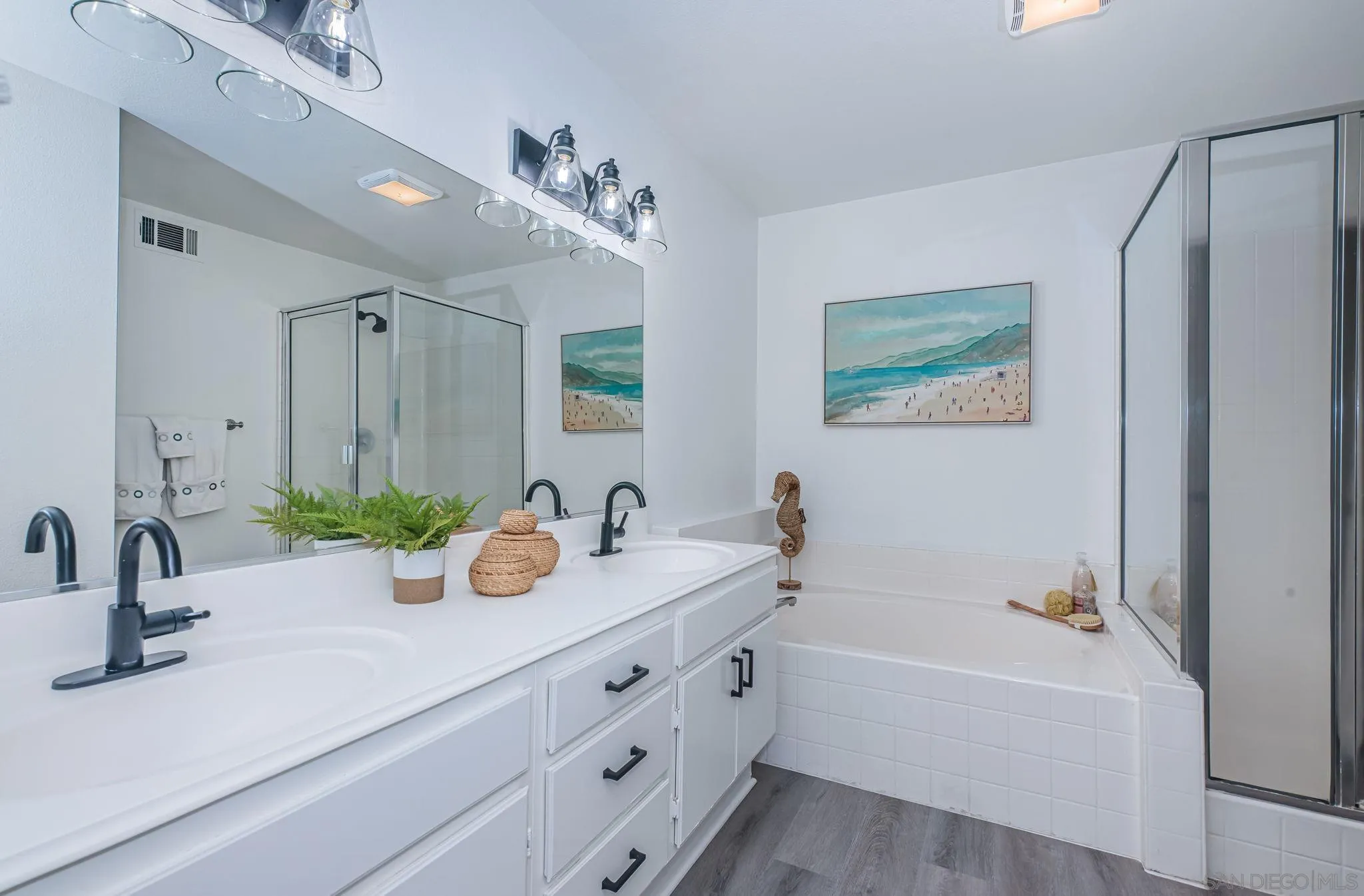 Photo #4: 250031487 Listing 