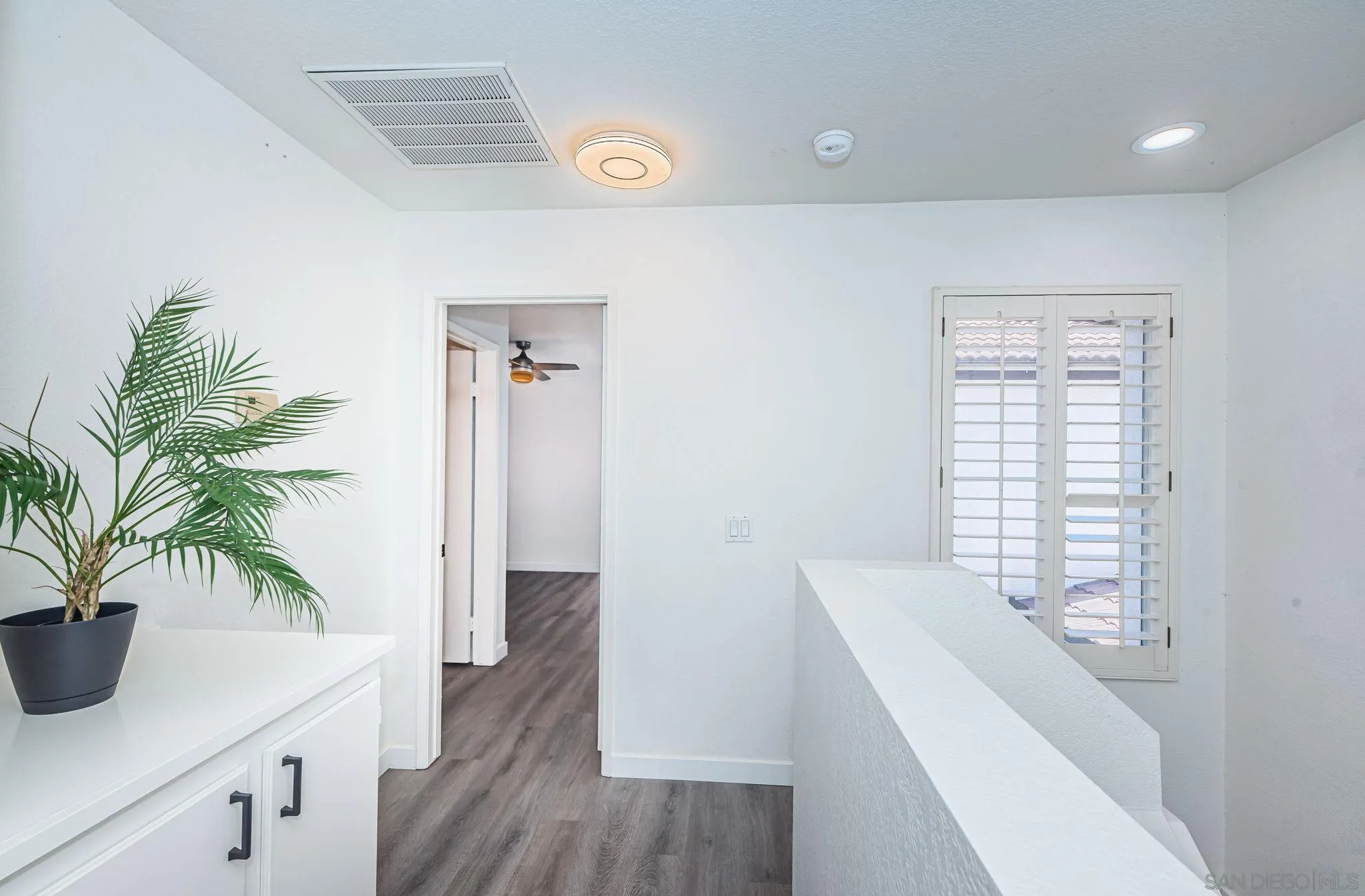 https://cdn.realtyfeed.com/cdn/127/250031487/9fe609127fef3957b0e4cbc23c2e5147.webp