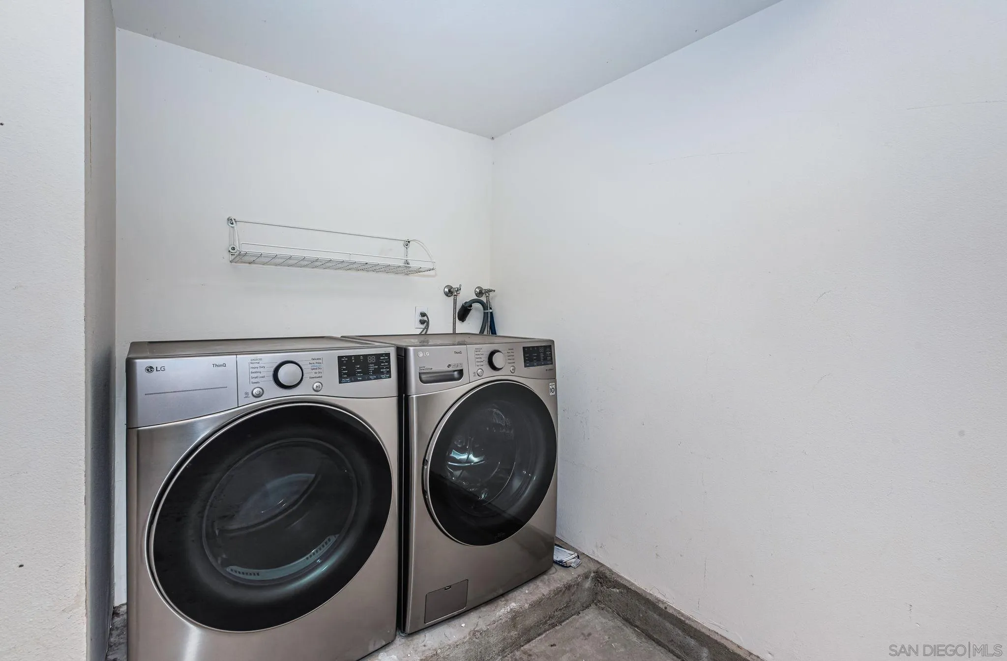 https://cdn.realtyfeed.com/cdn/127/250031487/a6f3c64fe287d3b6f778c911c8d6eec3.webp