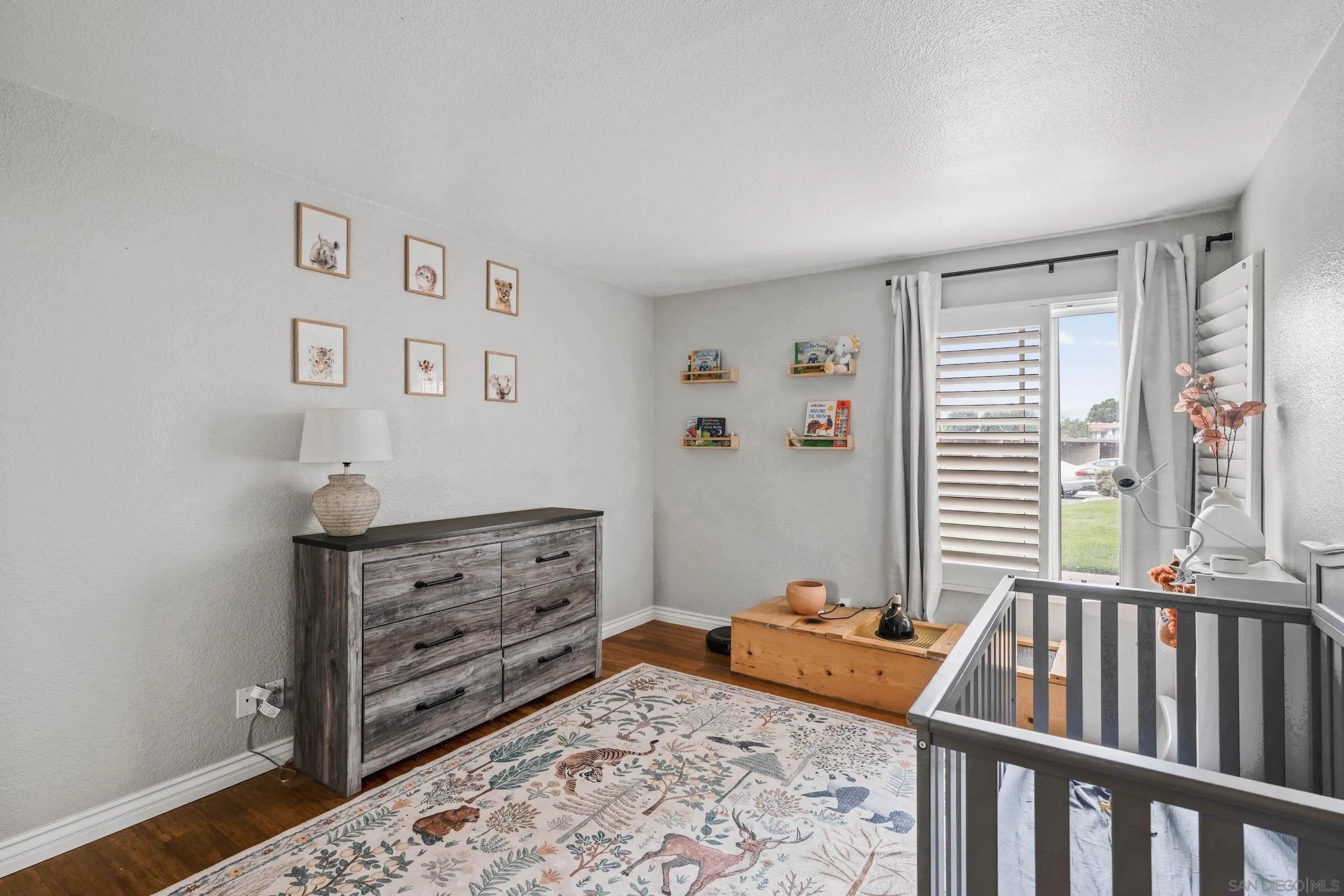 More Details about MLS # 250031490 : 615 FREDRICKS AVE UNIT 145