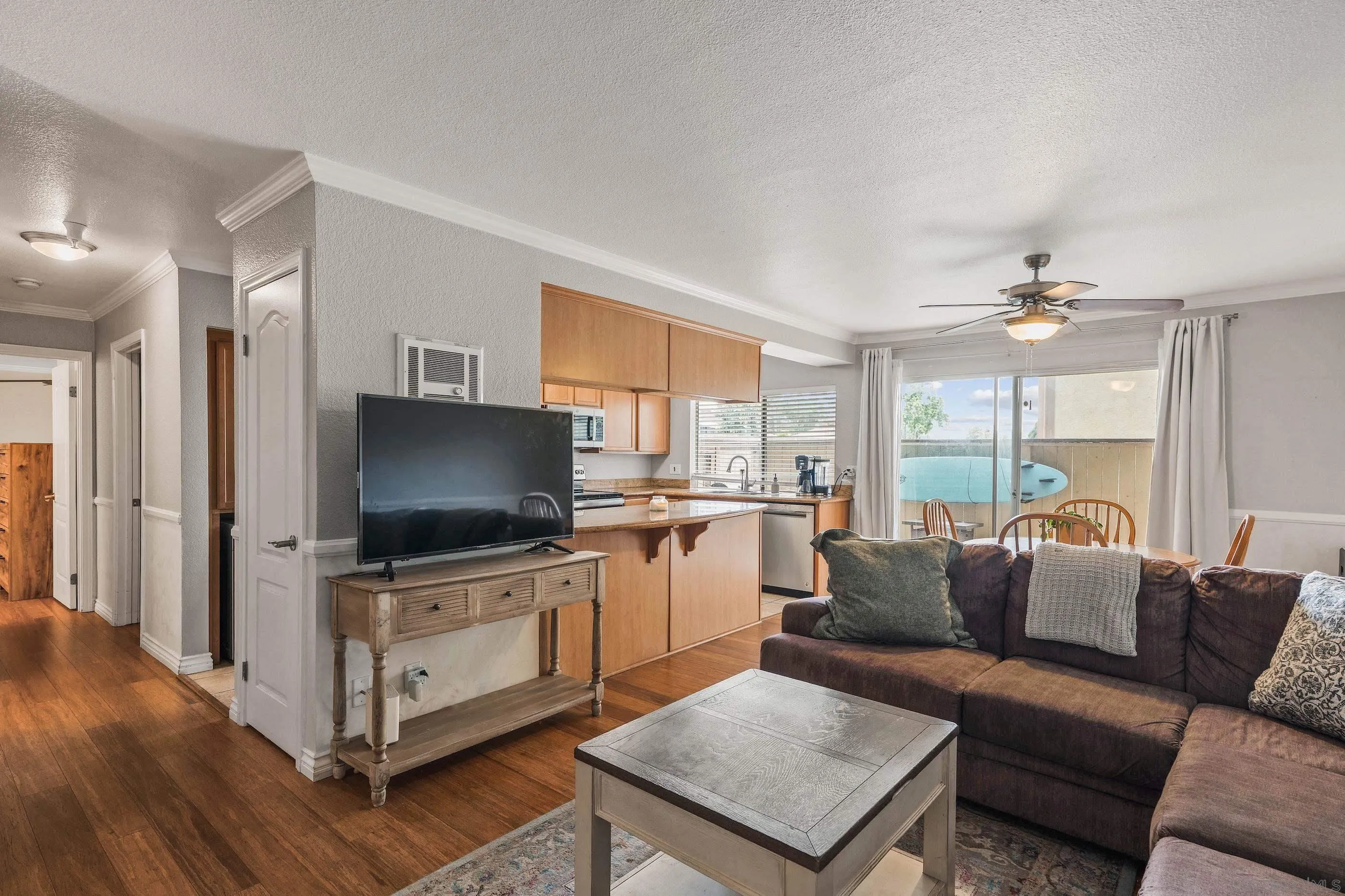 Photo #2: 250031490 Listing 