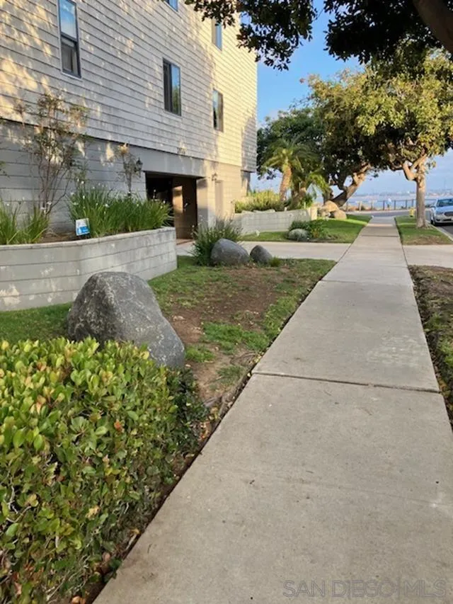 https://cdn.realtyfeed.com/cdn/127/250031507/26631e7cb3c72ed8f9df80e1ad4db37b.webp