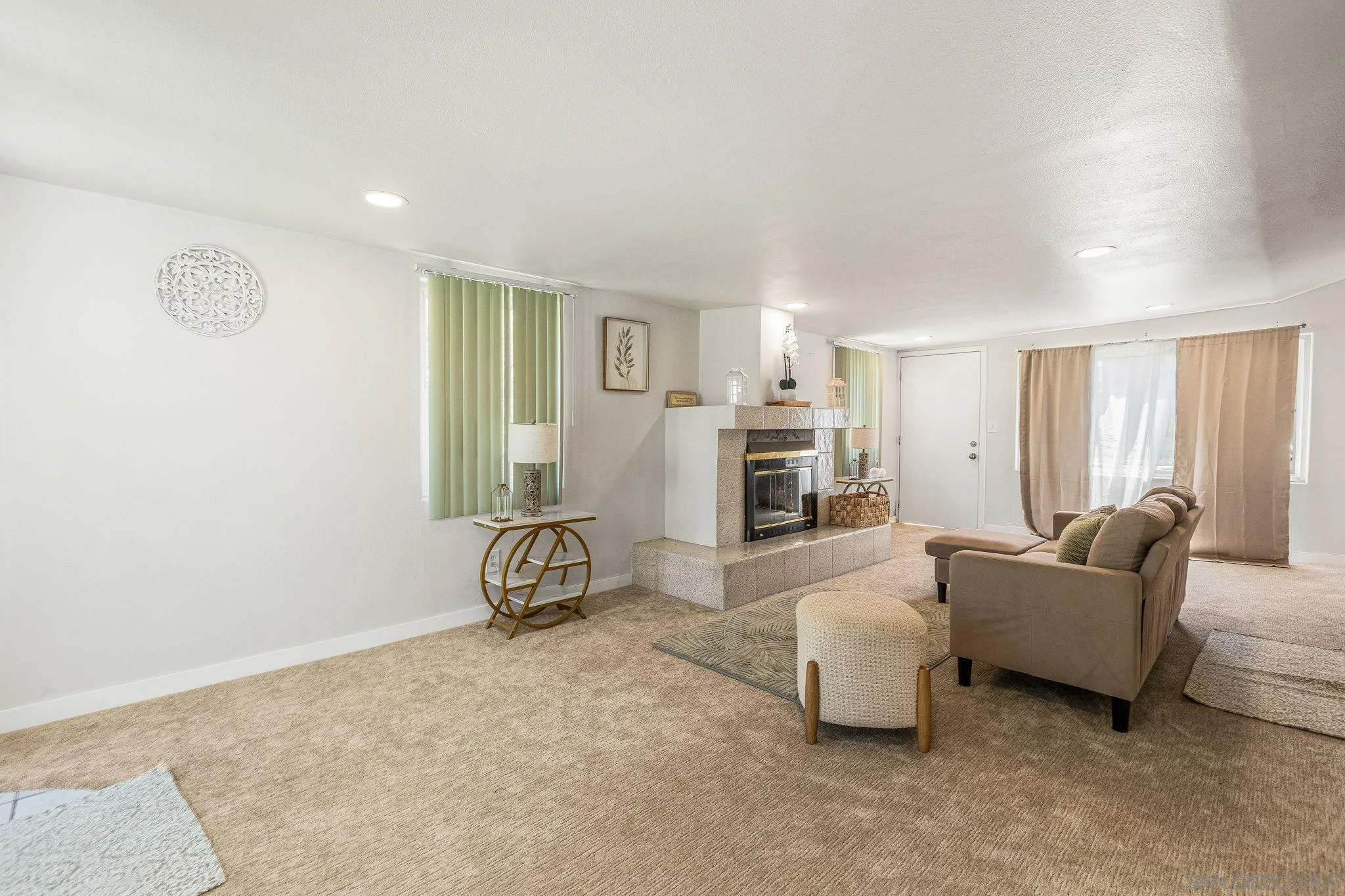 https://cdn.realtyfeed.com/cdn/127/250031508/88f8e4ba77d44d37b5a3b83b1ac48d80.webp