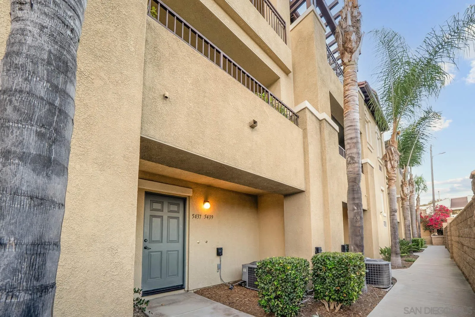 More Details about MLS # 250031525 : 5439 SOHO VIEW TER