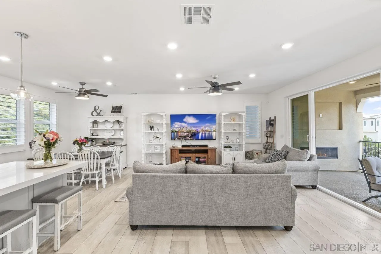 https://cdn.realtyfeed.com/cdn/127/250031558/4baf323fa4b24803f2859911d2af99b1.webp