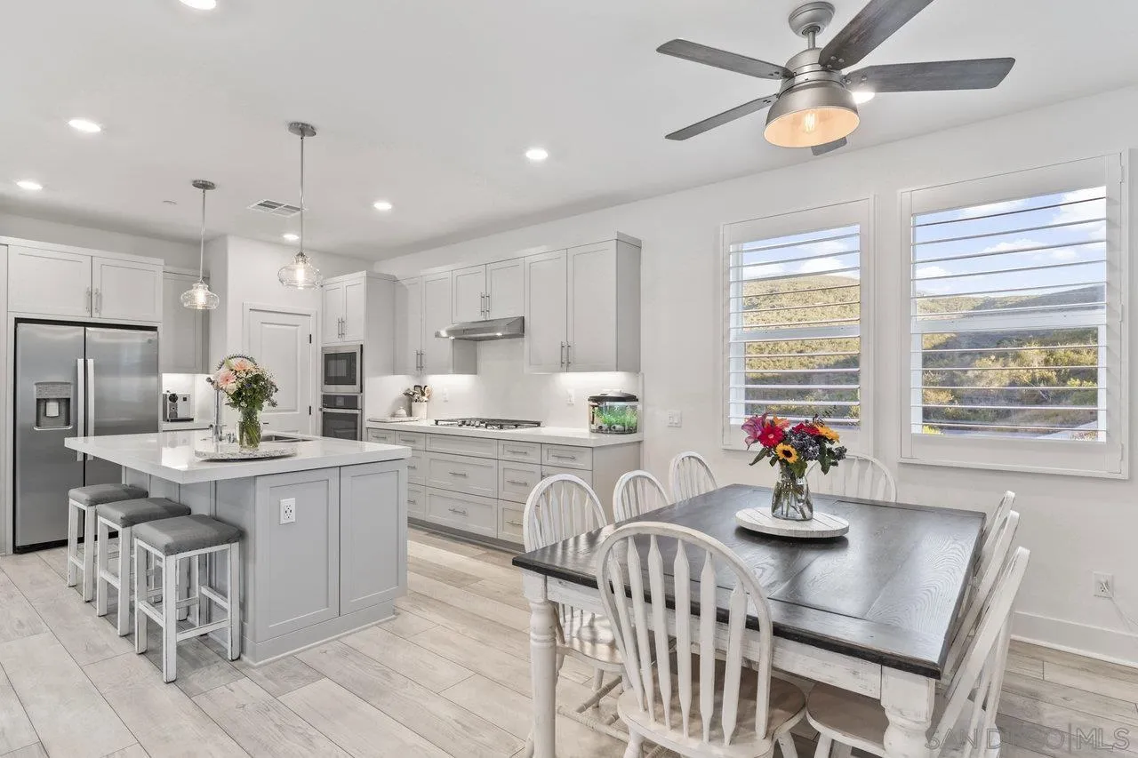 https://cdn.realtyfeed.com/cdn/127/250031558/4d17e89553ca5fbac67d6f67b566a6da.webp