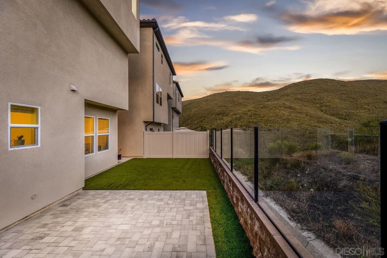 https://cdn.realtyfeed.com/cdn/127/250031558/887e371beb96ae981d7ec6d1e3091dcc.webp