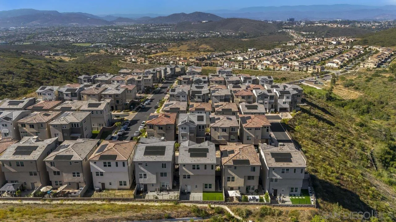 https://cdn.realtyfeed.com/cdn/127/250031558/bc0a33a55cfa99280b944ac6743ec6c2.webp