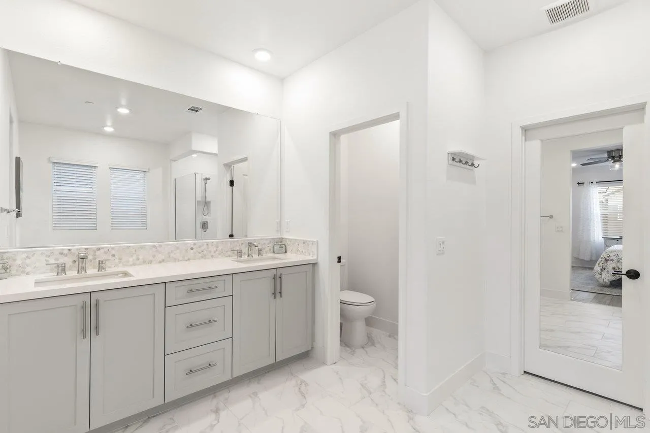 https://cdn.realtyfeed.com/cdn/127/250031558/f9479d5973ab0a96ba9a545bb508f678.webp