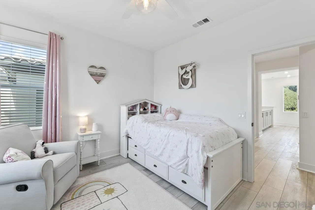 https://cdn.realtyfeed.com/cdn/127/250031558/fc27f9edb2ed6c97cd24b44991c501bf.webp