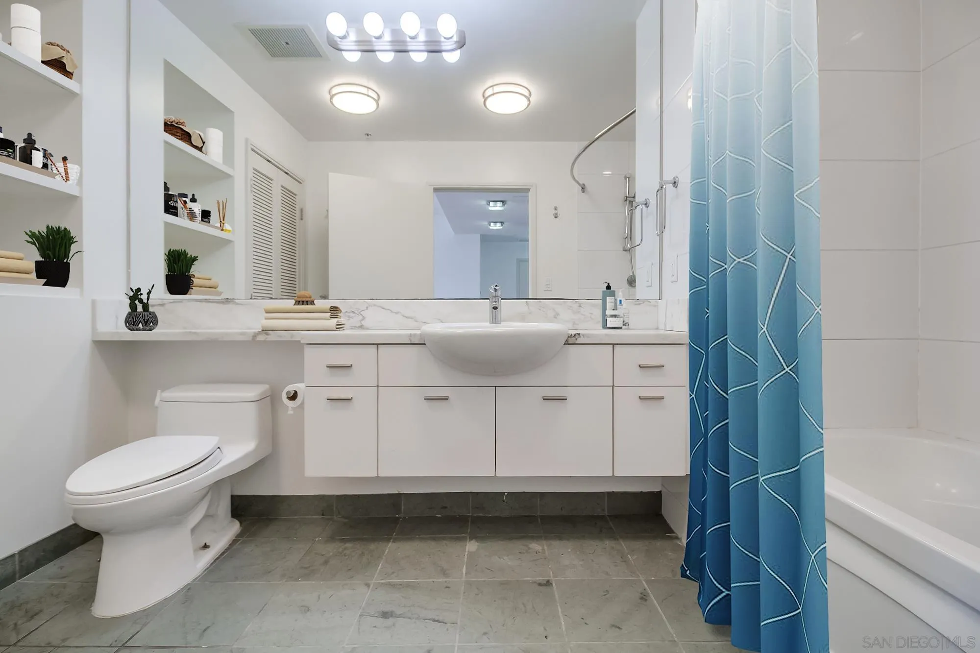 https://cdn.realtyfeed.com/cdn/127/250031563/869a308520c32fe086ff9e3ffc0ee59f.webp