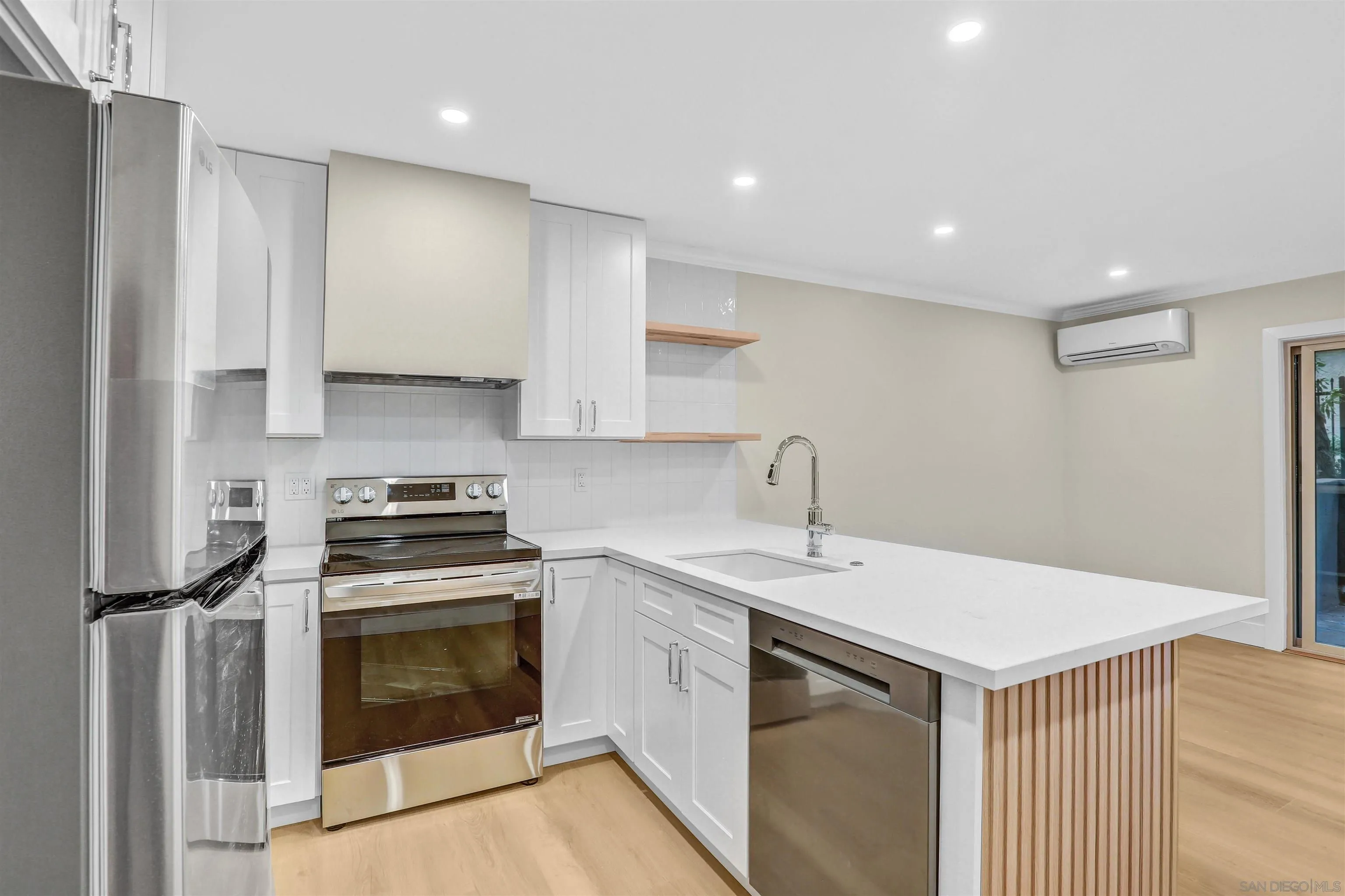 Photo #4: 250031570 Listing 