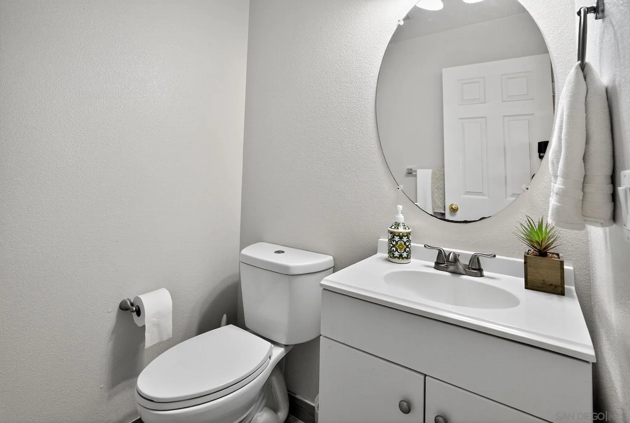 https://cdn.realtyfeed.com/cdn/127/250031578/cd1d5d676ff62e71ed1caba9bd43f399.webp