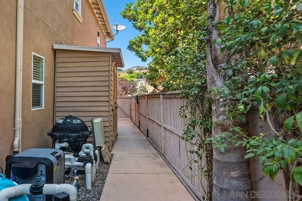 https://cdn.realtyfeed.com/cdn/127/250031579/b46fc324577a95c62b0b34cdbb79f019.webp