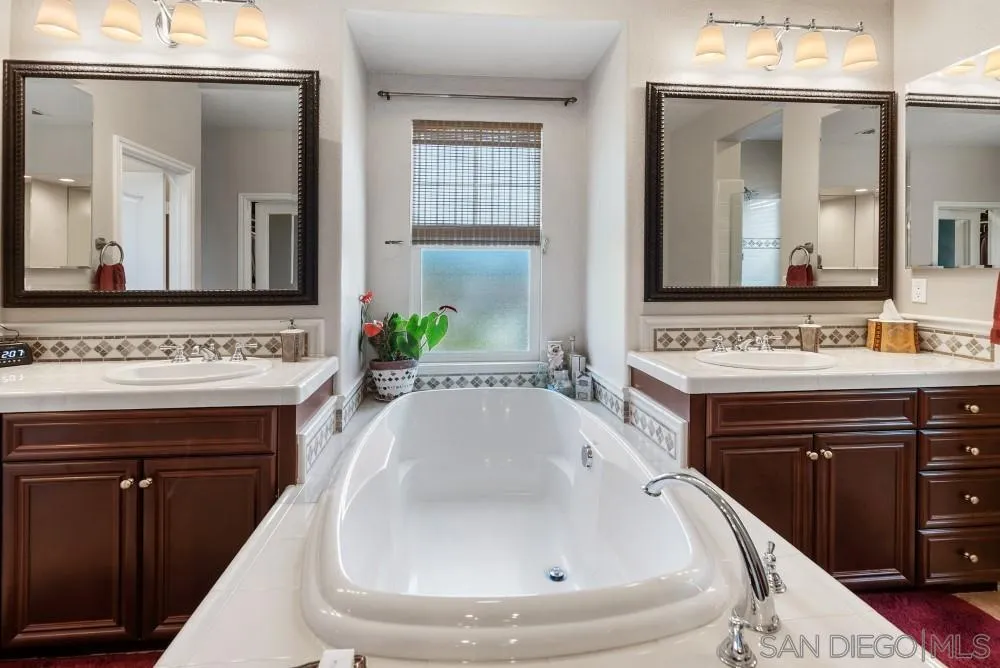 https://cdn.realtyfeed.com/cdn/127/250031579/bfc592955665e463b656a838484337e3.webp