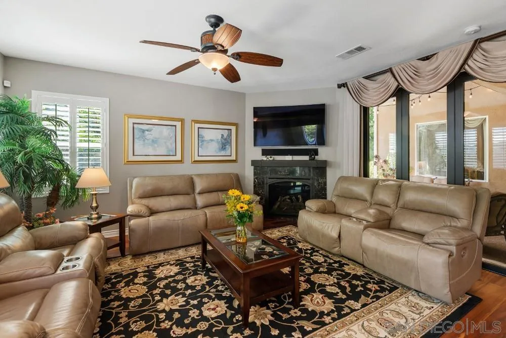 https://cdn.realtyfeed.com/cdn/127/250031579/c0da3df68201072da929235ee75dc018.webp