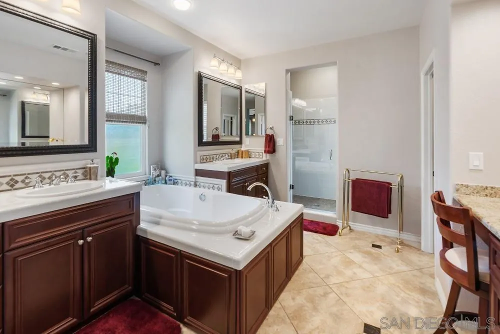 https://cdn.realtyfeed.com/cdn/127/250031579/ce17d1f623b0e05d83d73dae9e27c618.webp