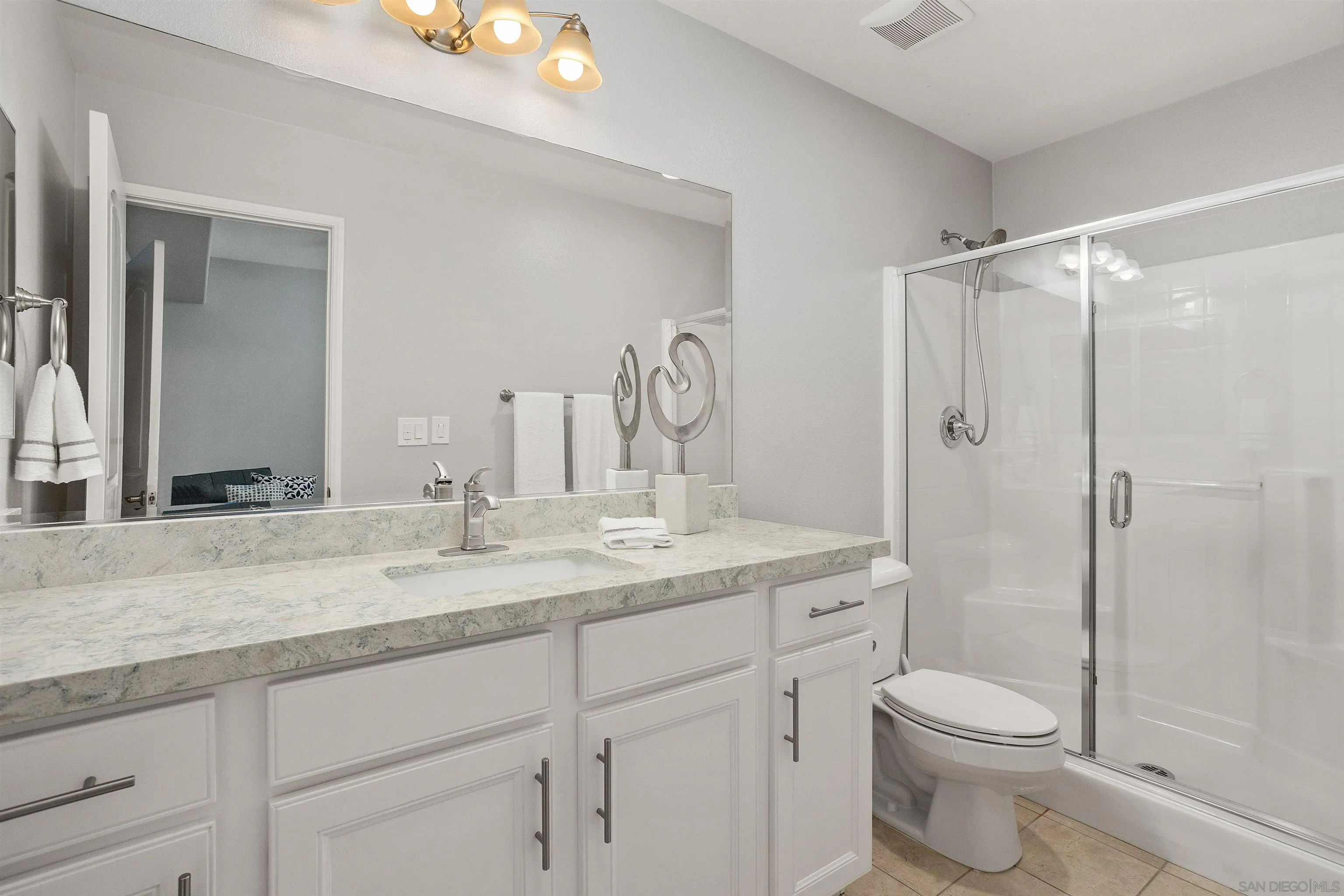https://cdn.realtyfeed.com/cdn/127/250031584/3e0a481d6bebb1f7707e564f5b6b1e03.webp