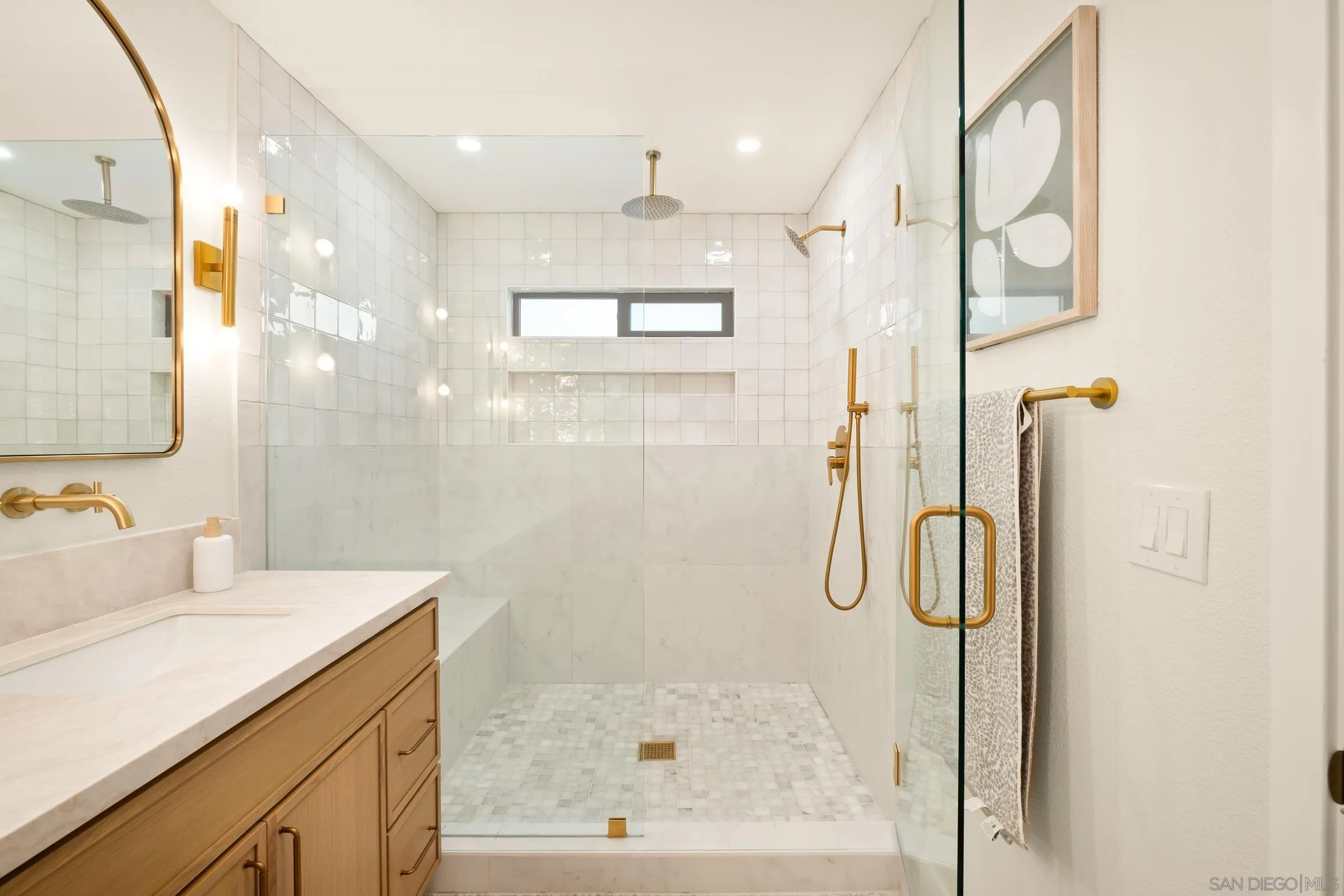 https://cdn.realtyfeed.com/cdn/127/250031588/084493949dd811a2a4bdcb1de230bbda.webp