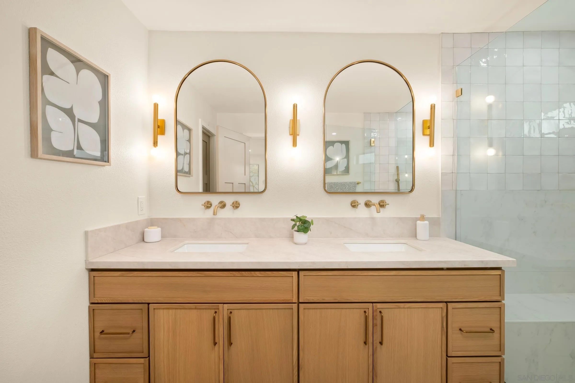 https://cdn.realtyfeed.com/cdn/127/250031588/5a5fb6b0469de4e52b8c74e6e34fef41.webp