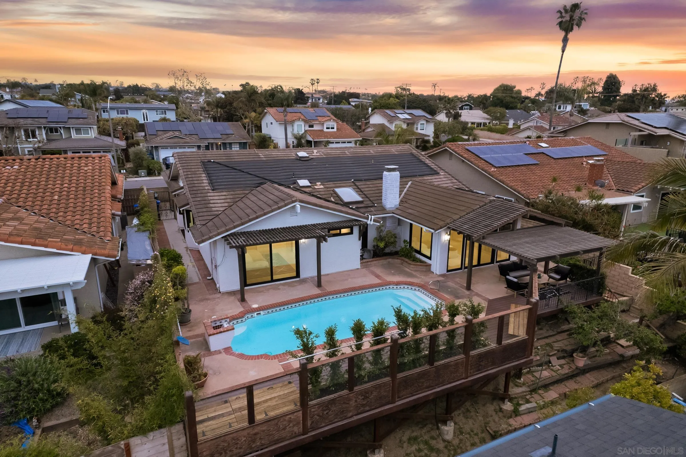 https://cdn.realtyfeed.com/cdn/127/250031588/cdd1c88b640a9e888957ca7031fe7c79.webp
