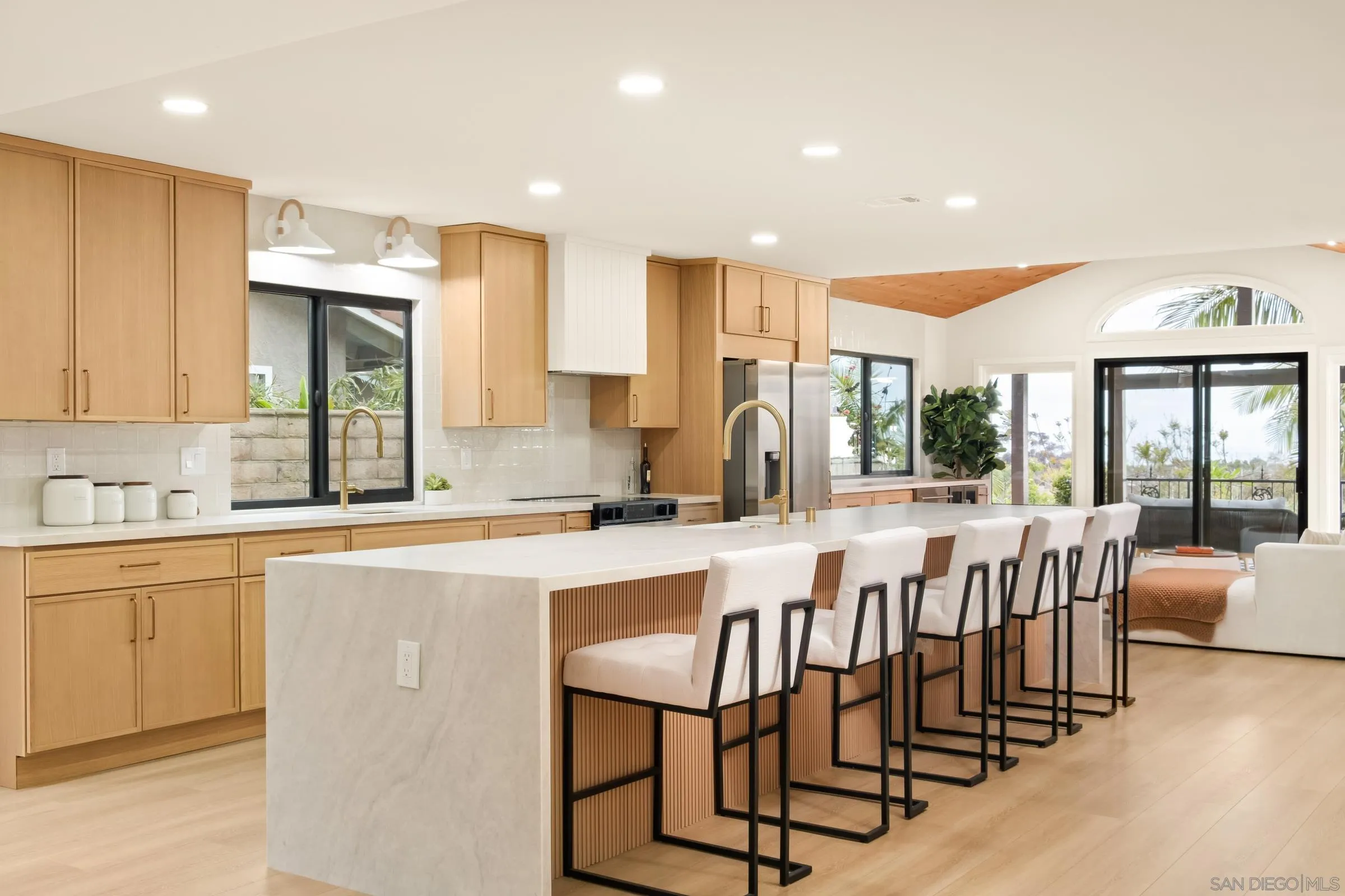 https://cdn.realtyfeed.com/cdn/127/250031588/f14e76c2e2cee9e591b3024768f83672.webp