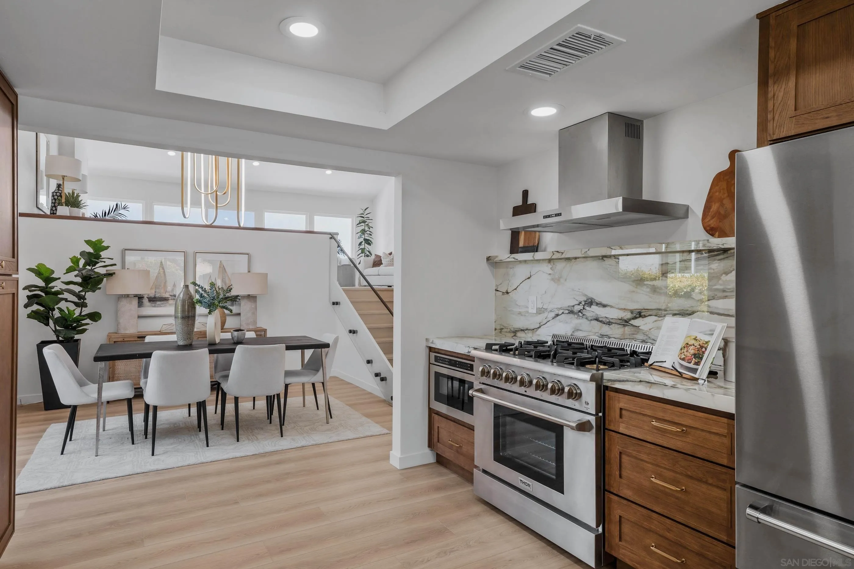 Photo #2: 250031604 Listing 