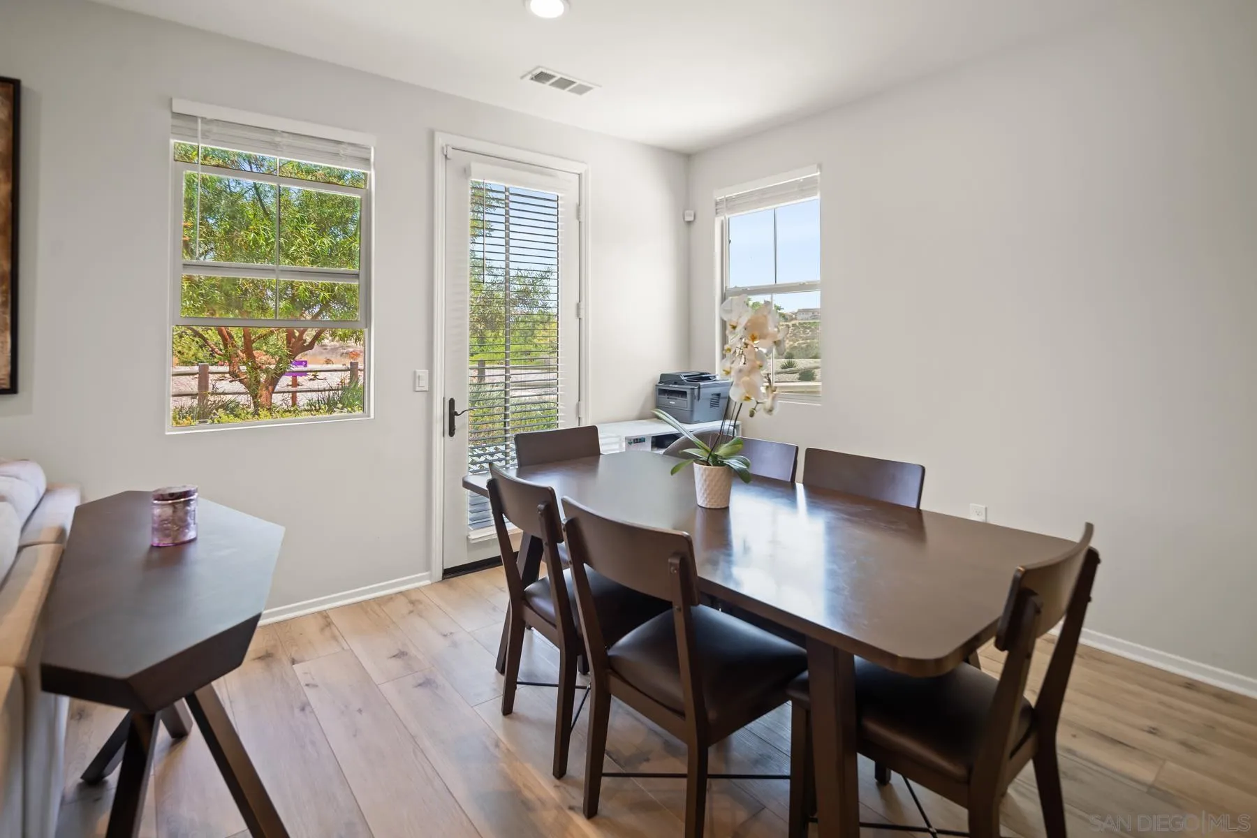 Photo #4: 250031608 Listing 