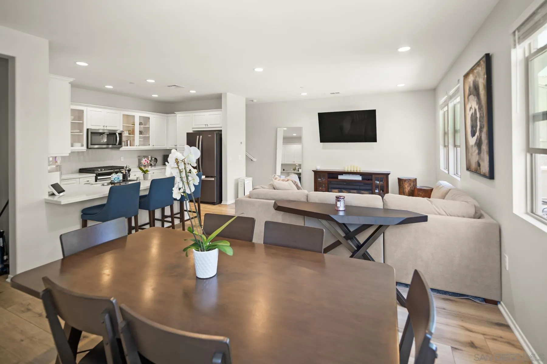 Photo #6: 250031608 Listing 
