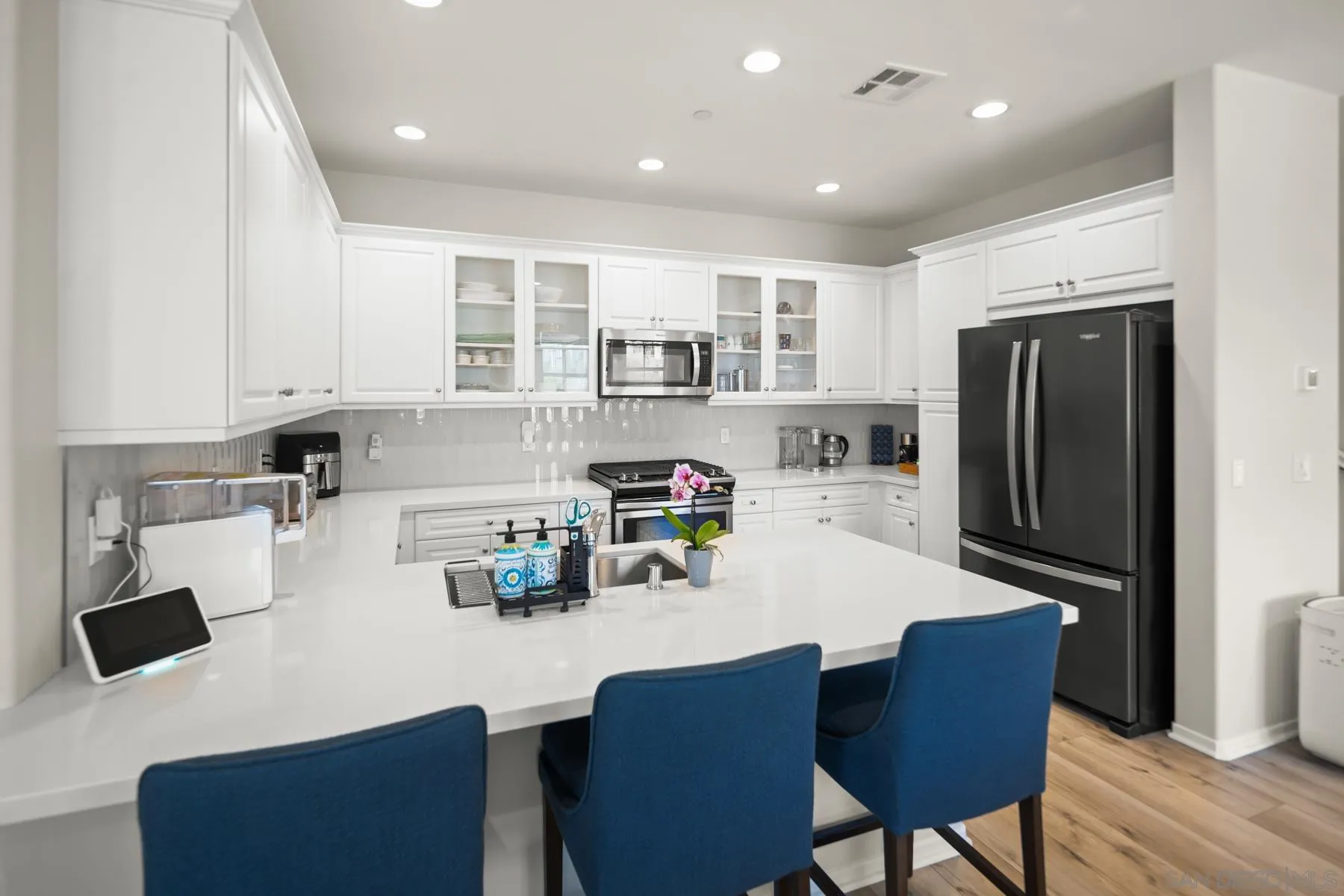 Photo #2: 250031608 Listing 