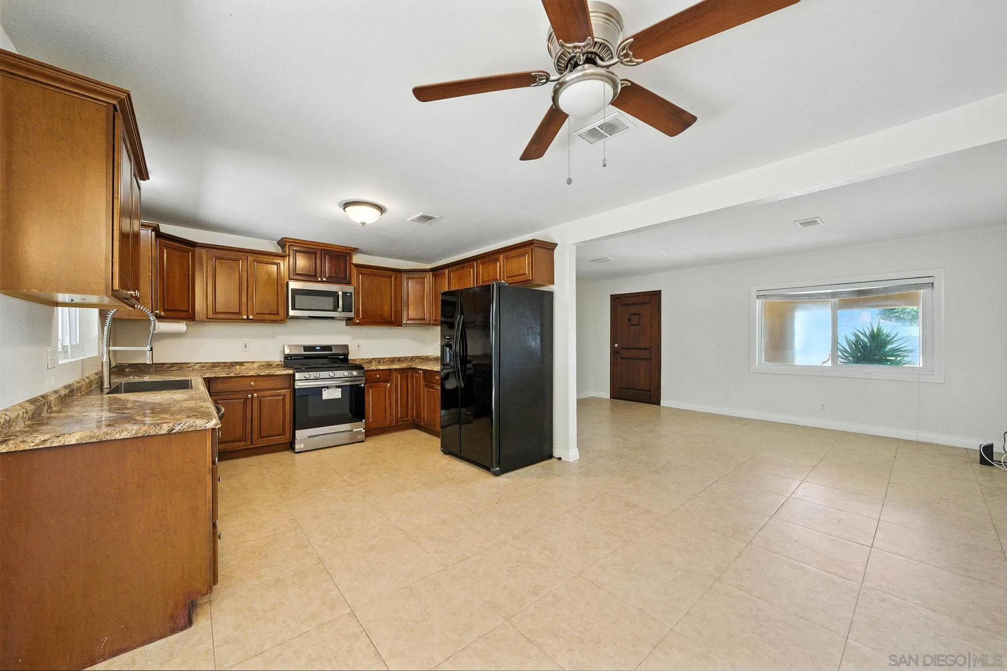 1660 Sycamore Dr.