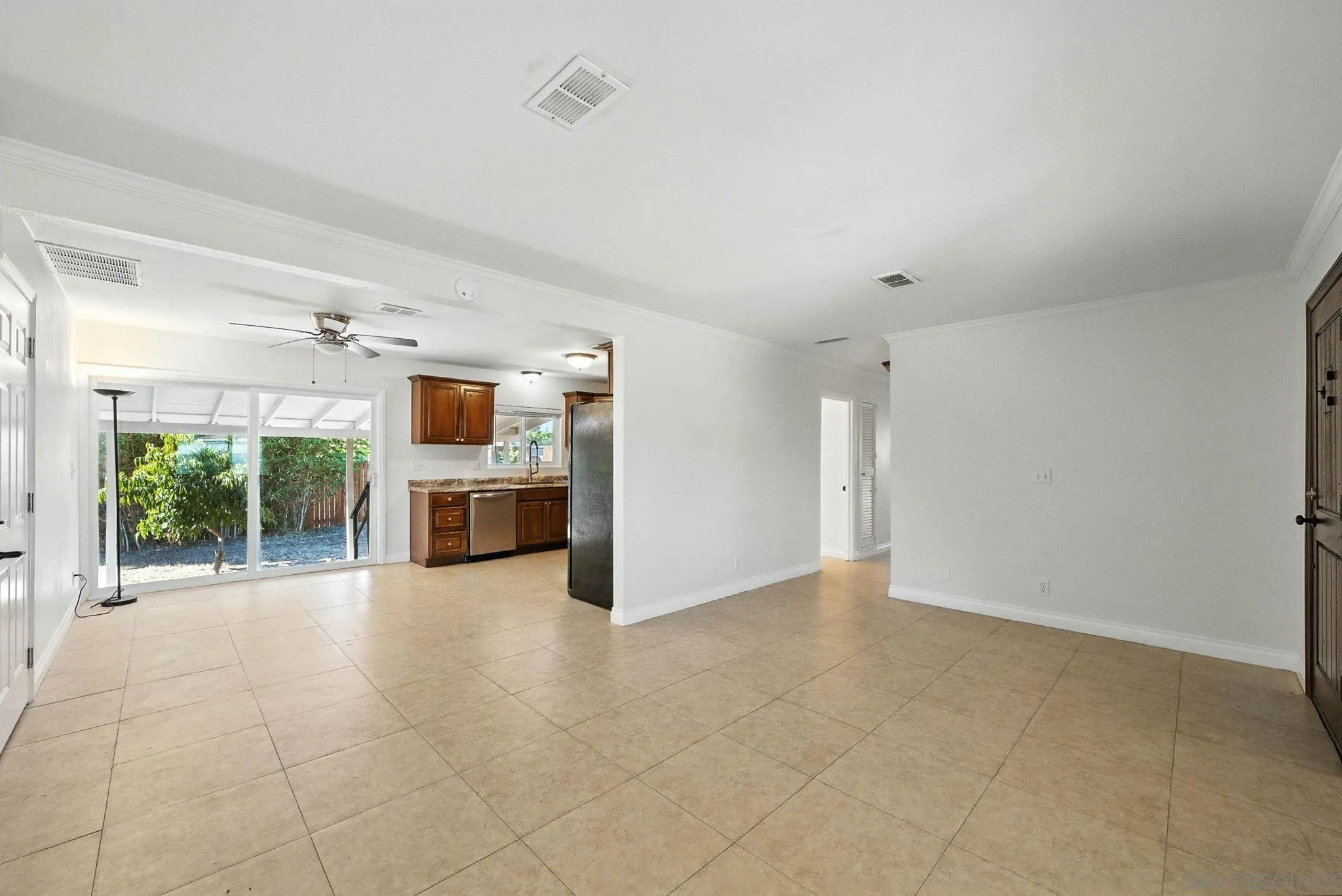 1660 Sycamore Dr.