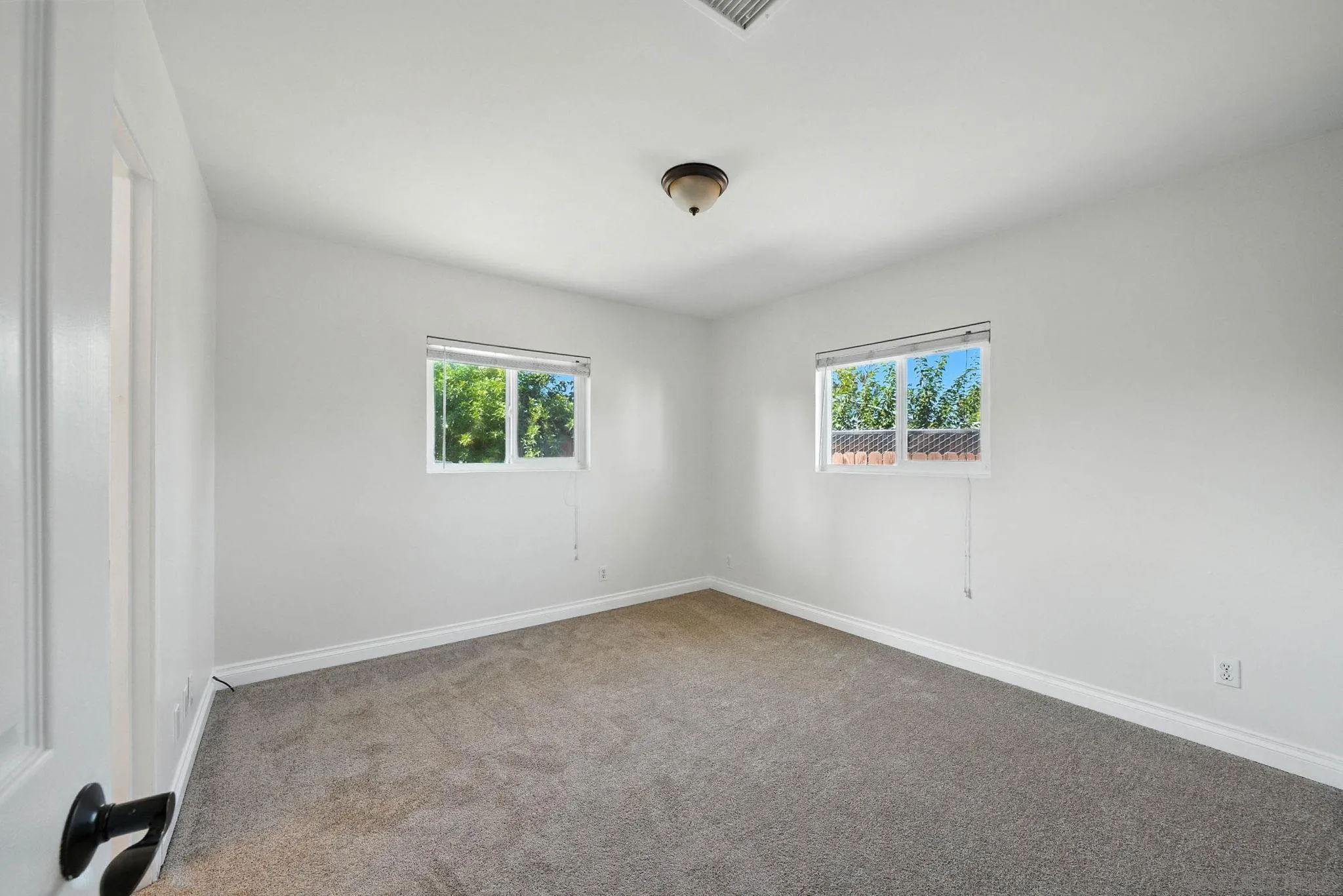 1660 Sycamore Dr.